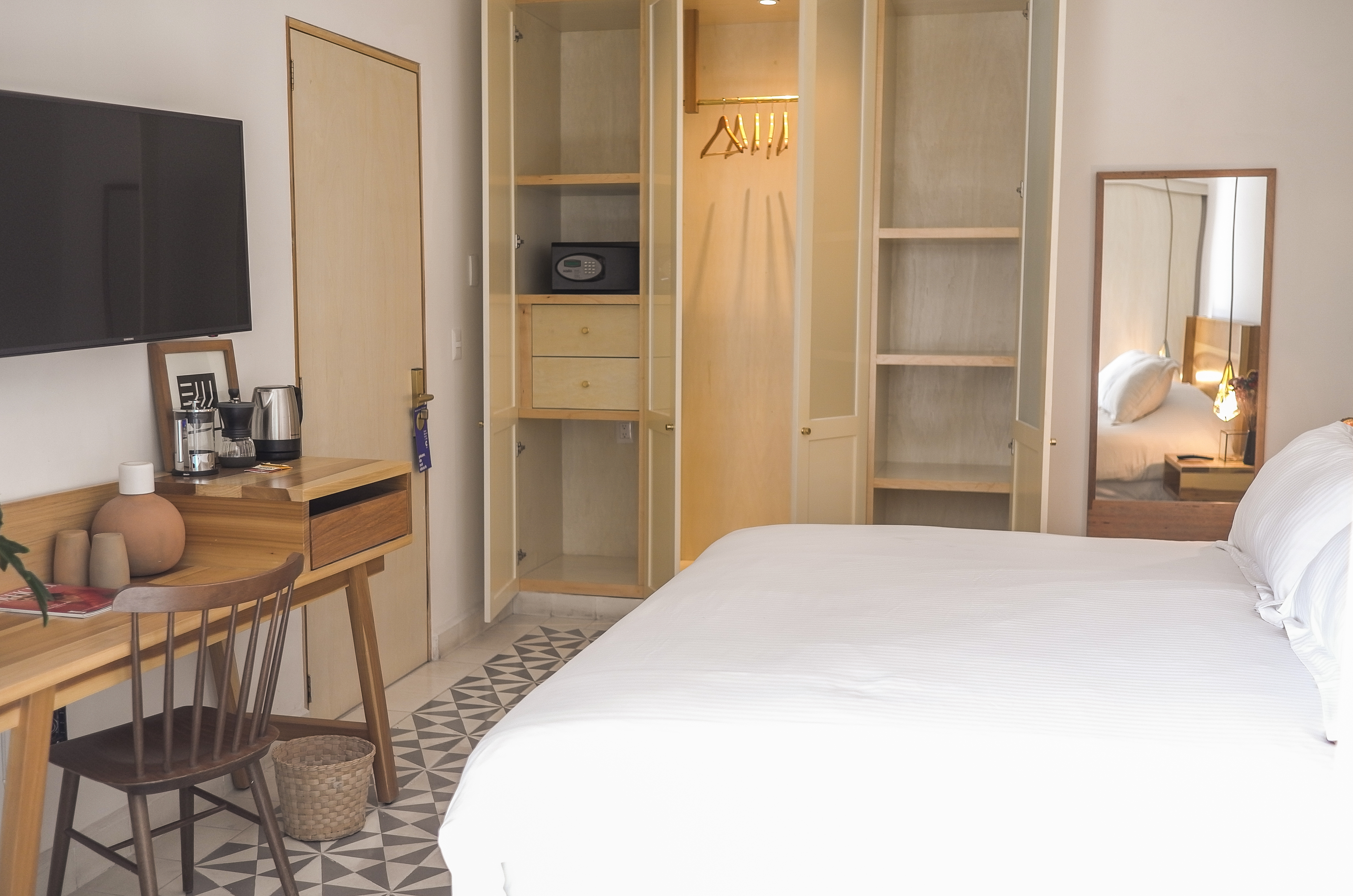 Corner Suite in Condesa @CasaNuevoLeon/ 33 in Cuauhtémoc, Mexico City