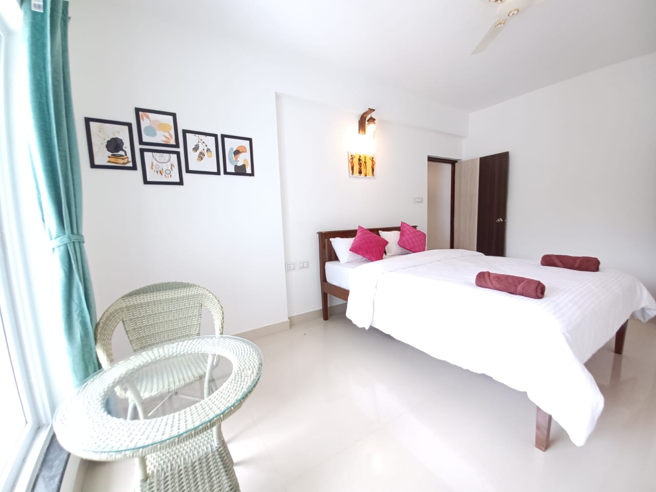 Charming 1-Bedroom Apt with Power backup & Pool.