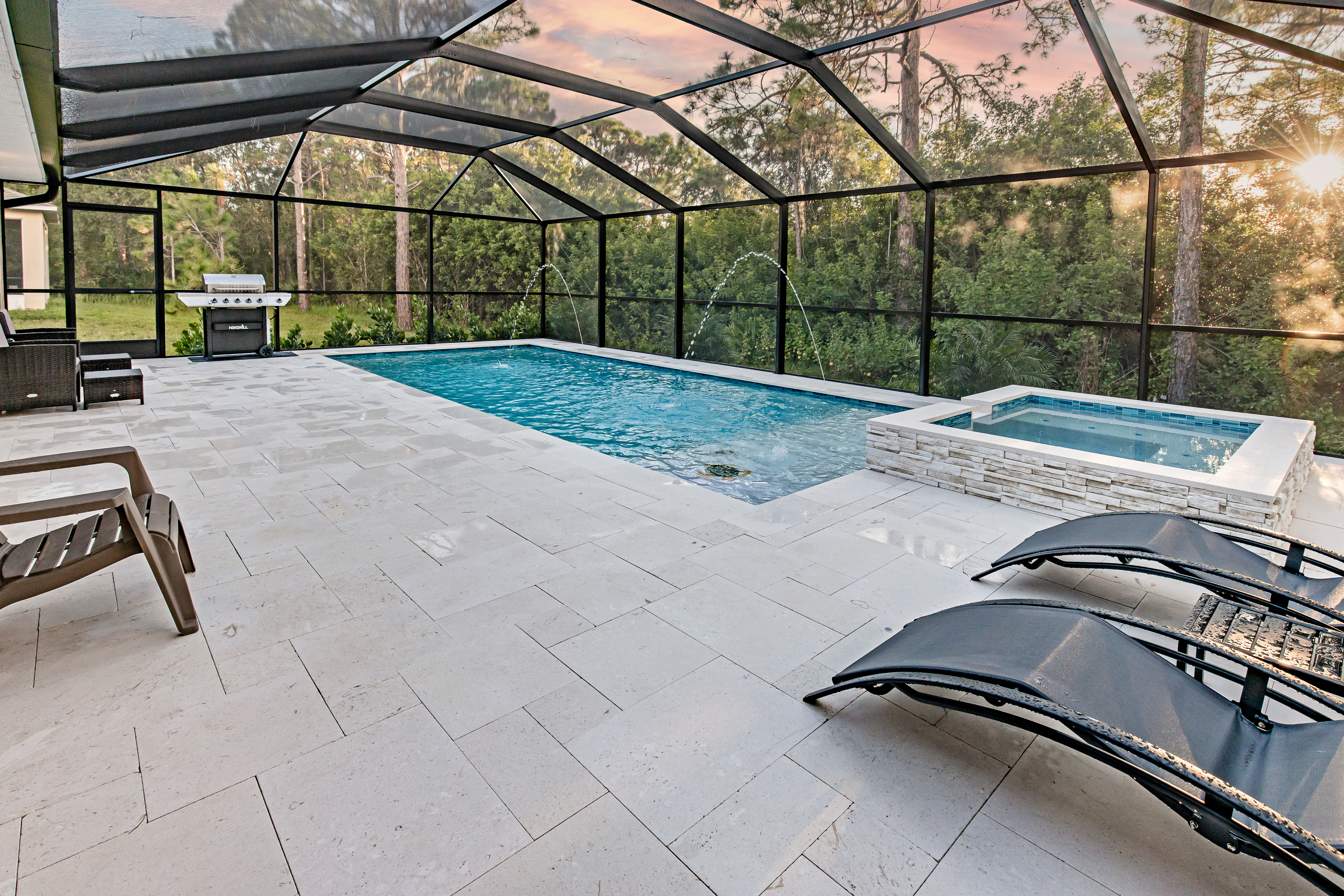 Elegant & Private Villa Minutes From Top Beaches