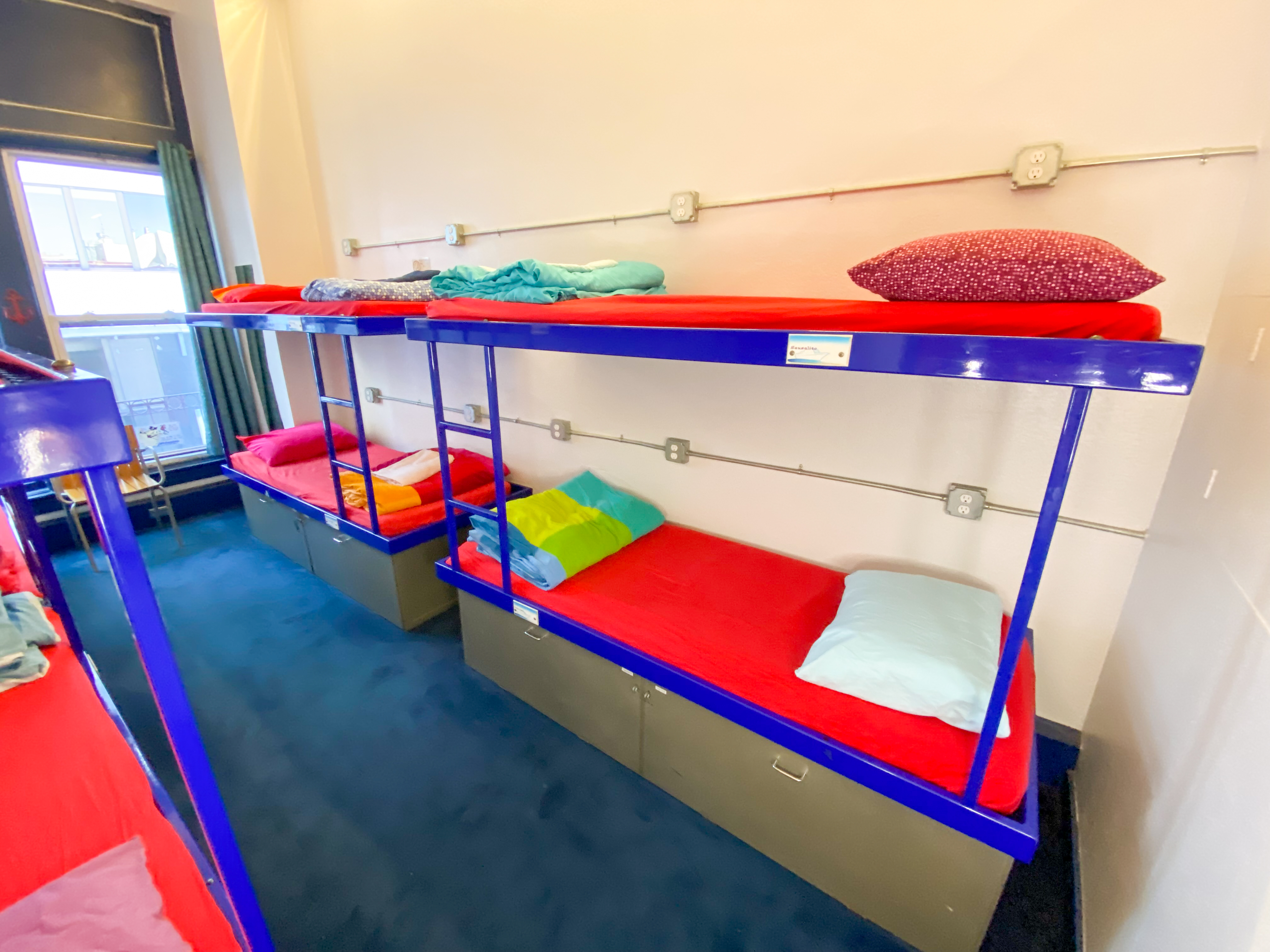 Quiet Dorm Bunk in Downtown SF