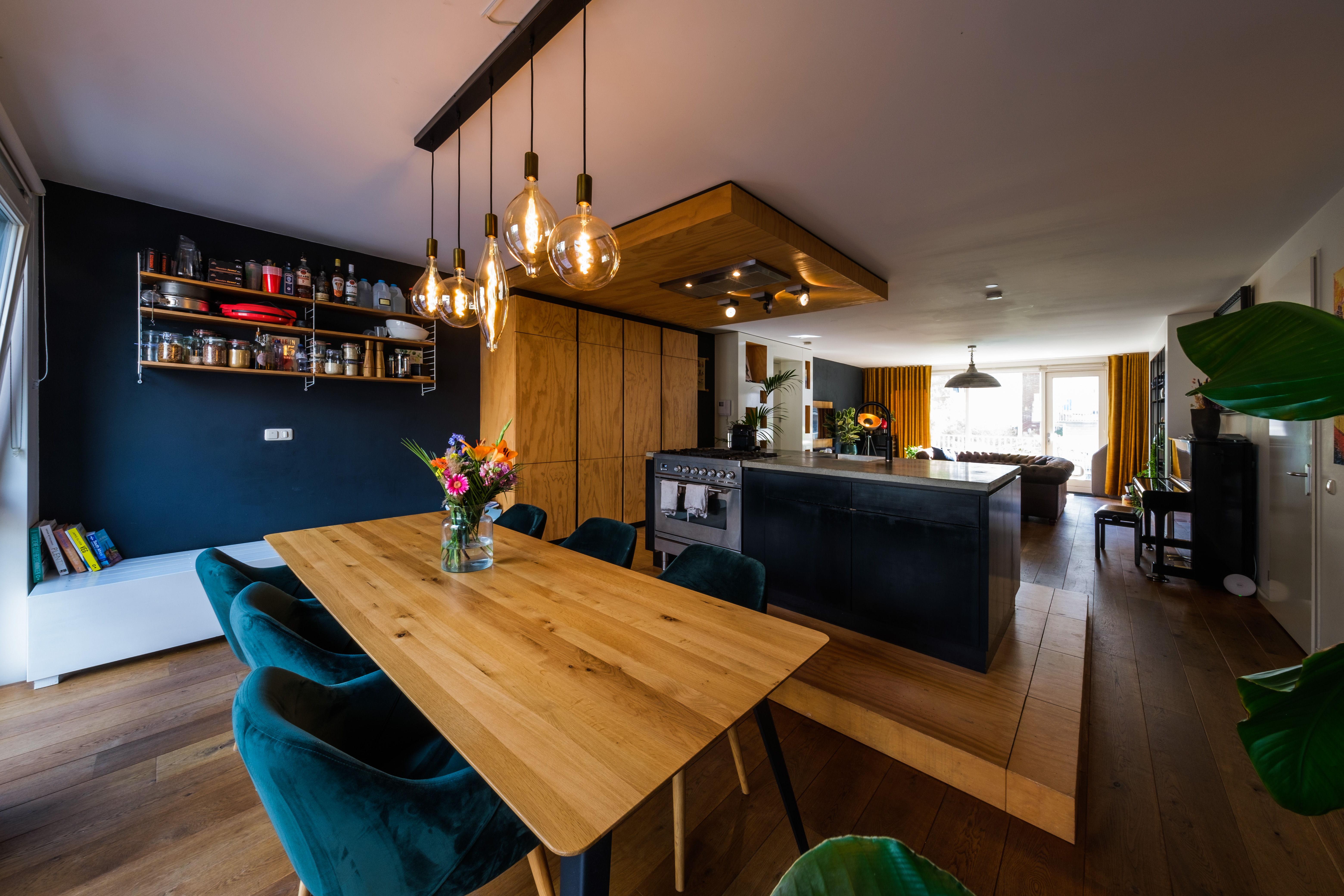 spacious (125m), modern apartment, close to centre โ Amsterdam stay