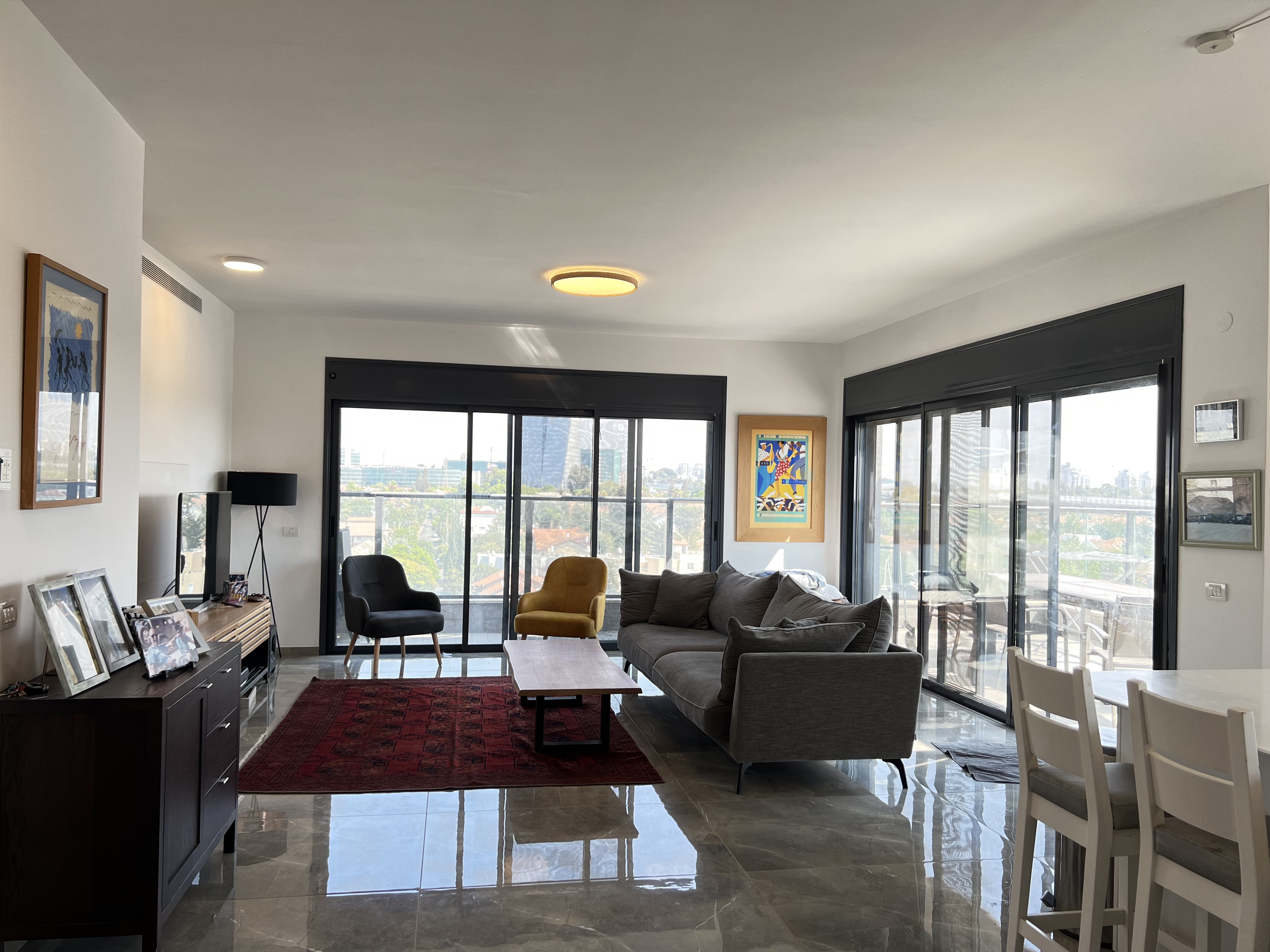 Luxury 2 Bed Penthouse.  Quiet, Great Location