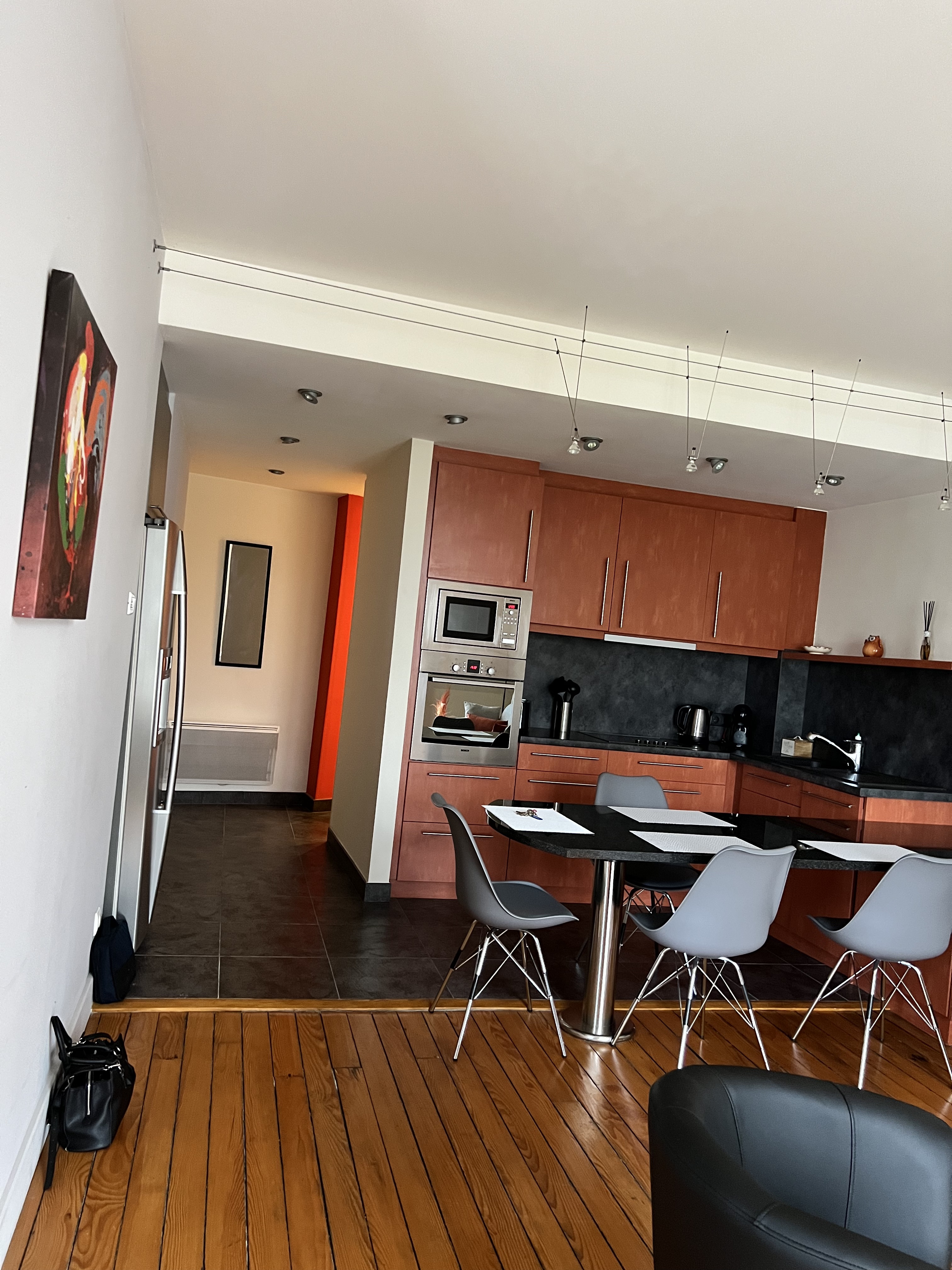 Beautiful bright, refurbished apartment.