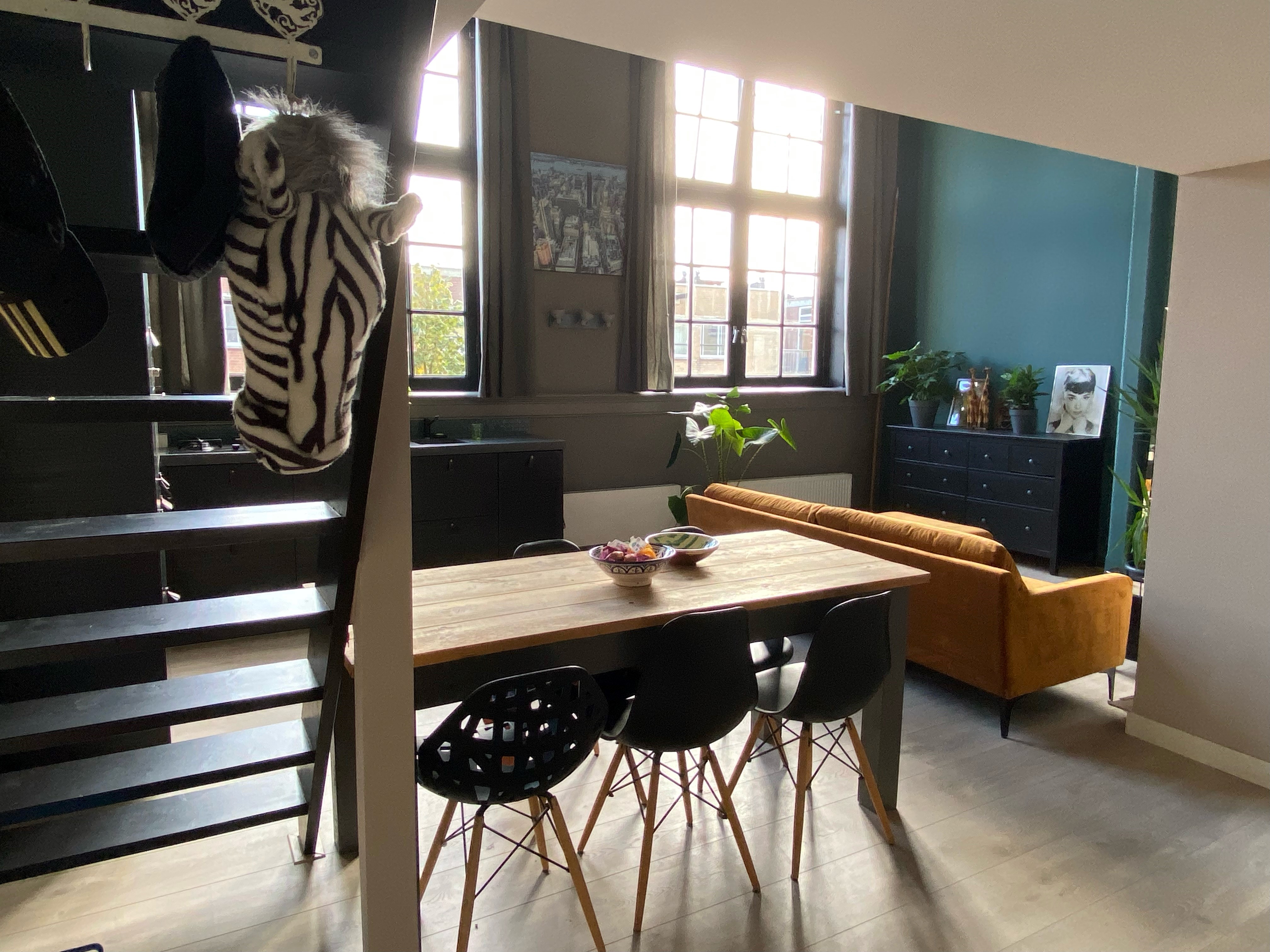 Prachtige ruime loft in monumentale school — Amsterdam stay