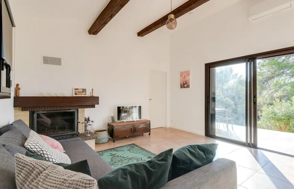 Bright cottage in the capital of perfumes