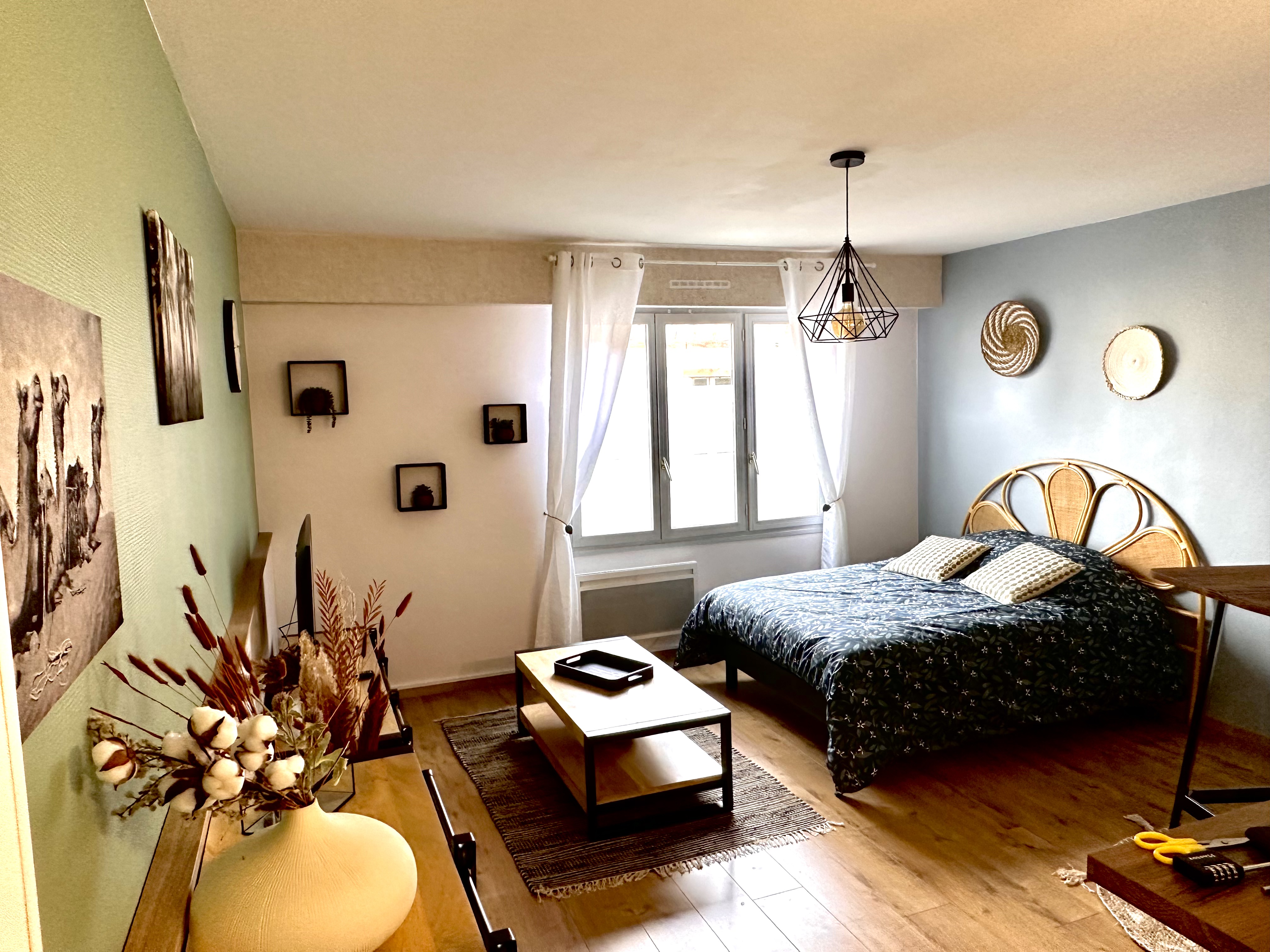 Le Cosy near downtown