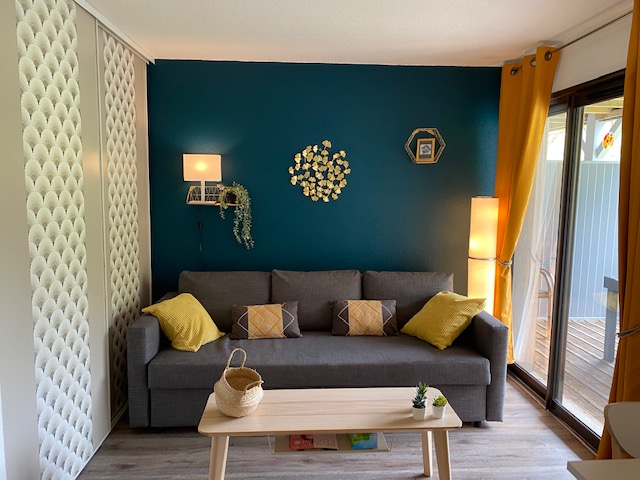 Apt 'T2 Cabin in Res with seasonal pool