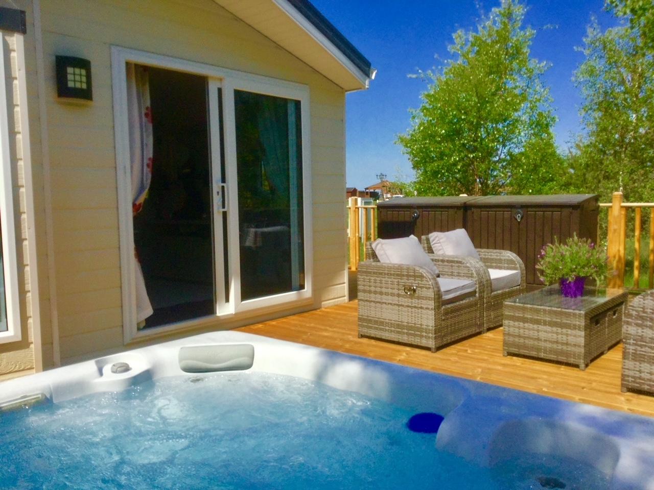 2 Bedroom, 2 Bathroom (1 en-suite),  with Hot tub