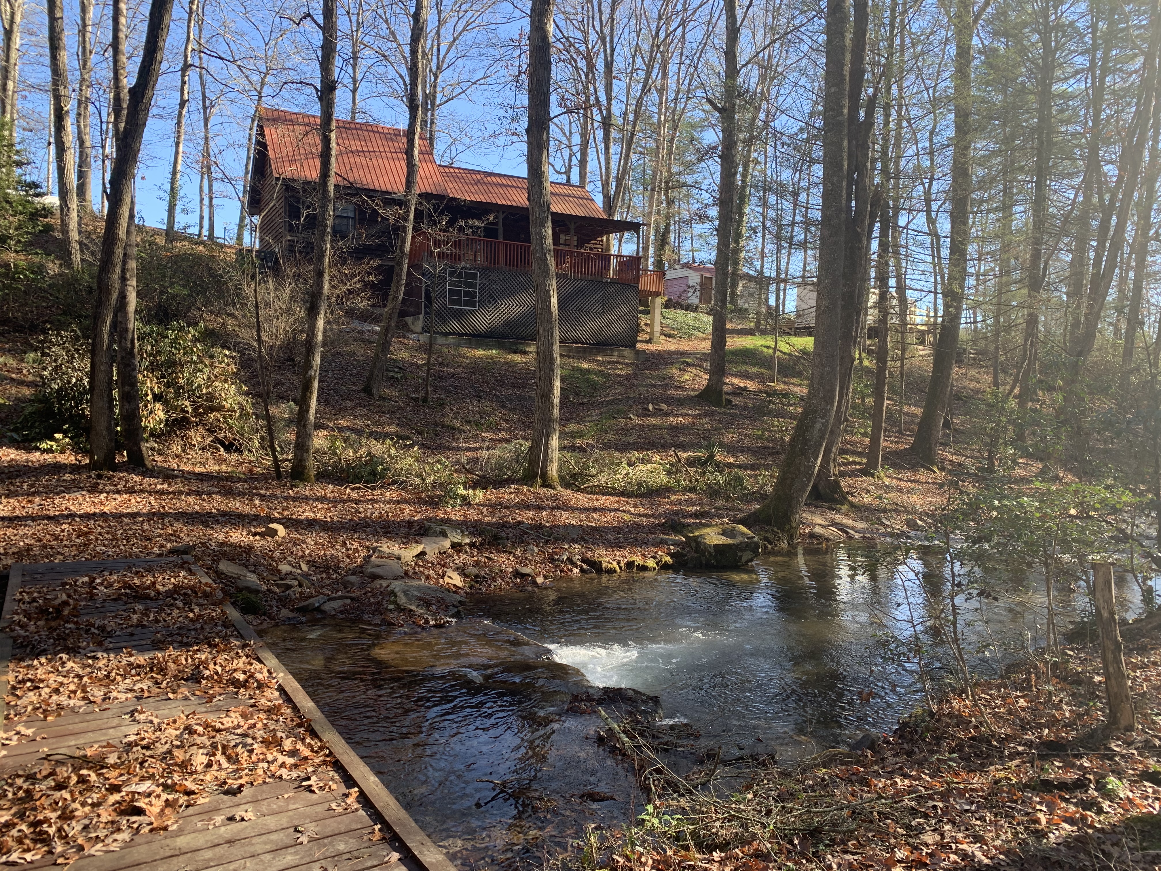 Cozy 2BR/1B overlooking a beautiful creek!