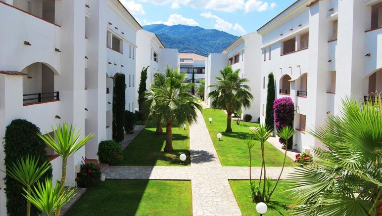 Beautiful T3 in residence 2 swimming pools beach 100m