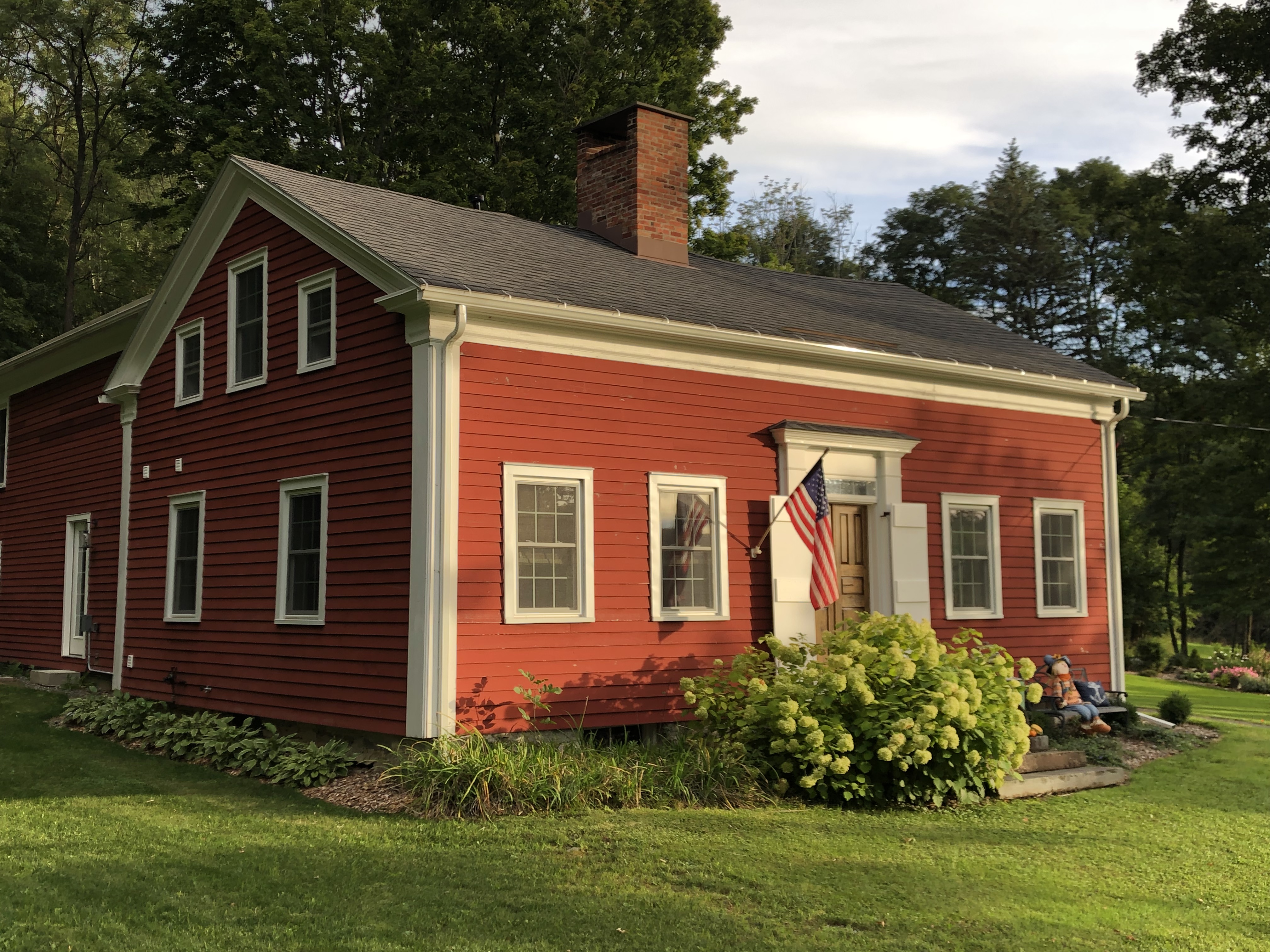 The 1815 Lakeview Retreat