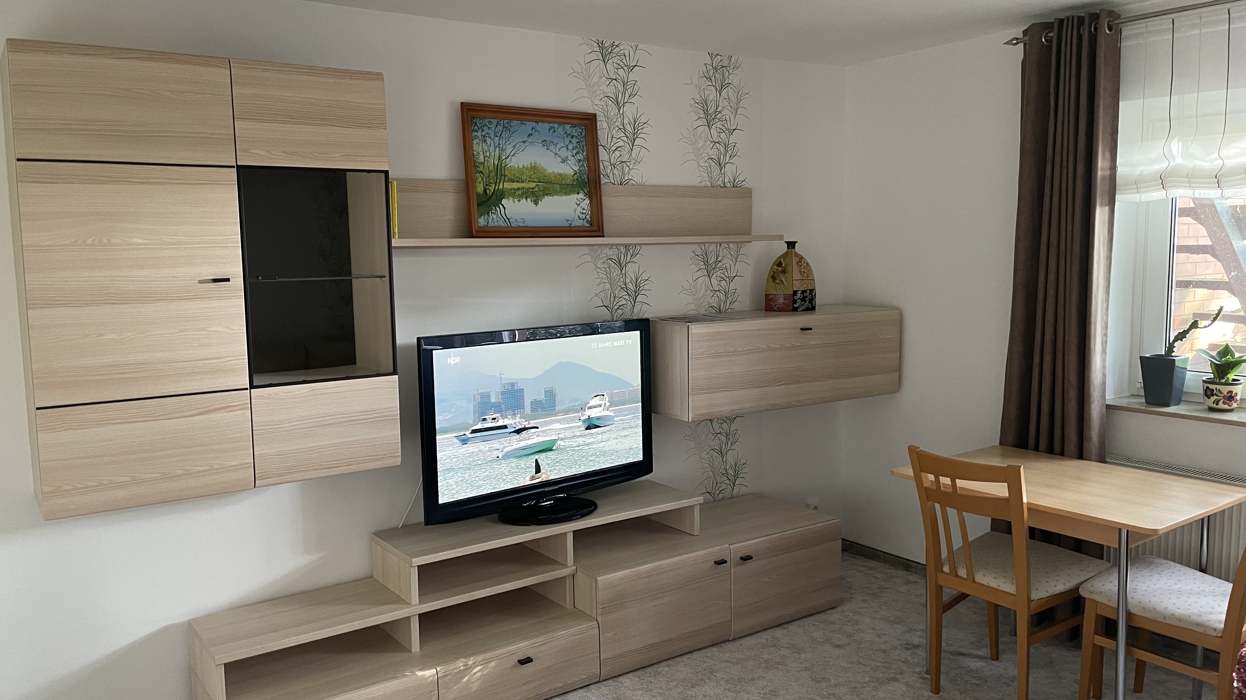 Lovely furnished room in quiet area