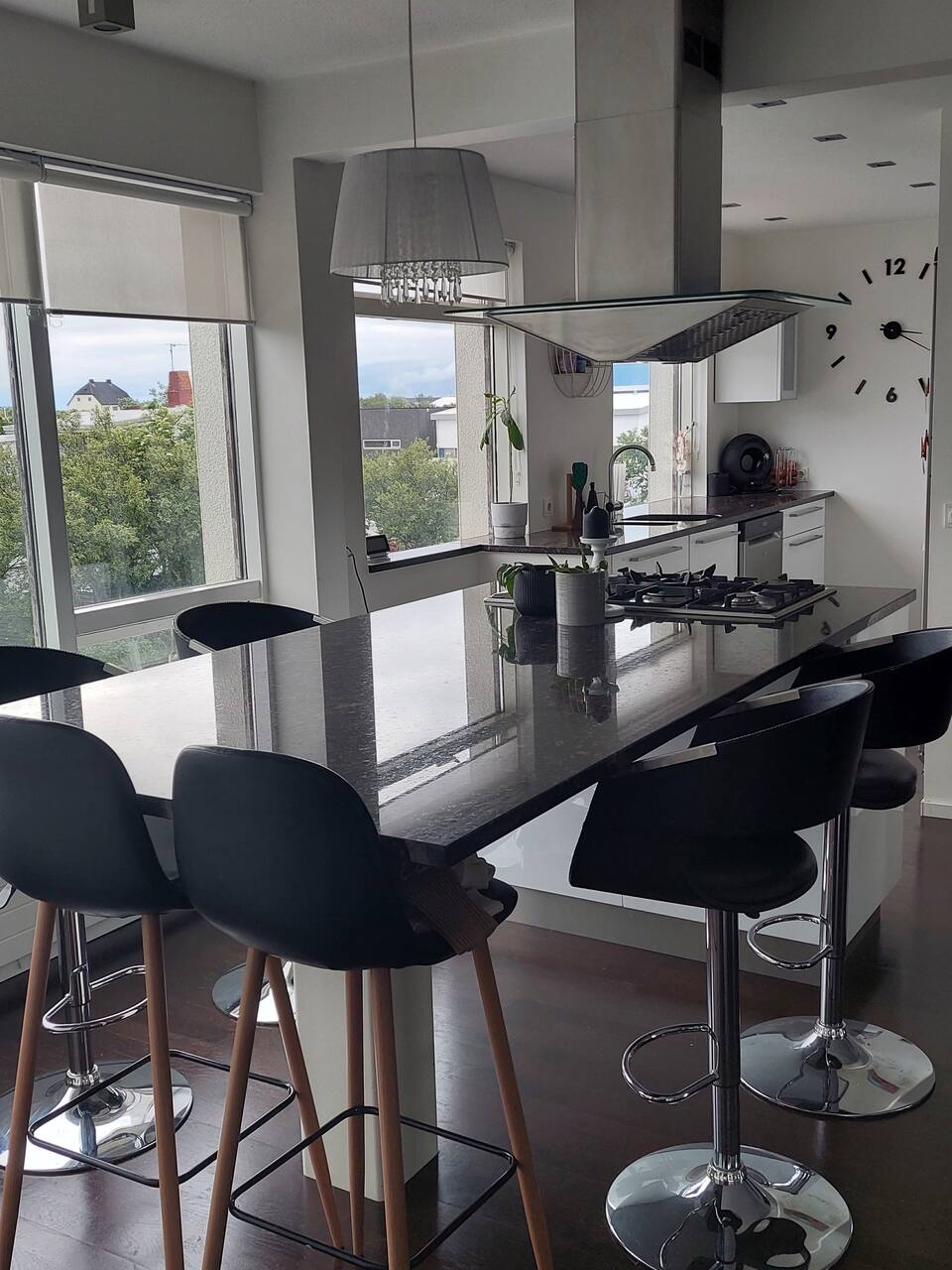 Lovely 2 bedroom apartment with awesome view.