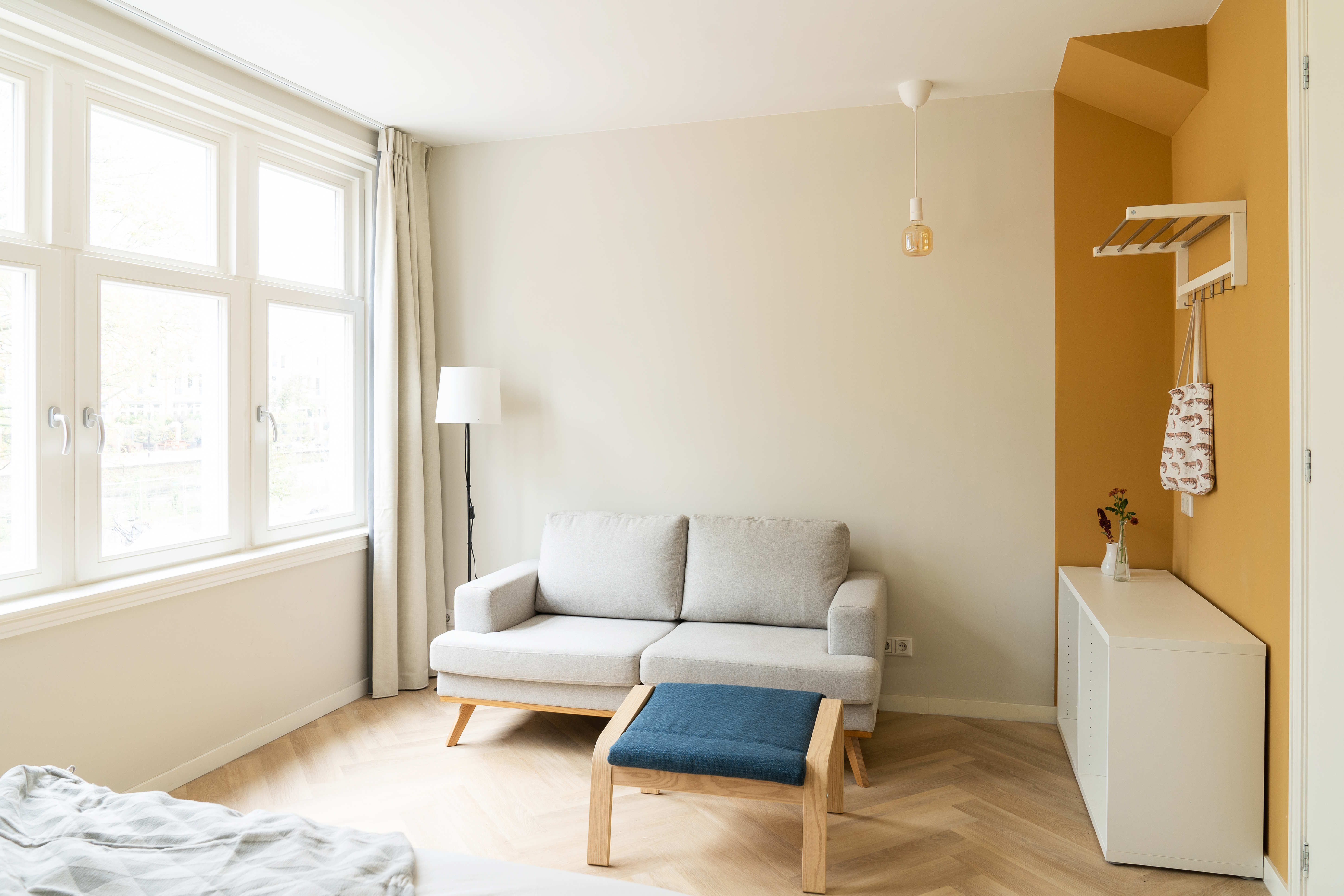 Brand new spacious studio with desk at a canal — Amsterdam stay