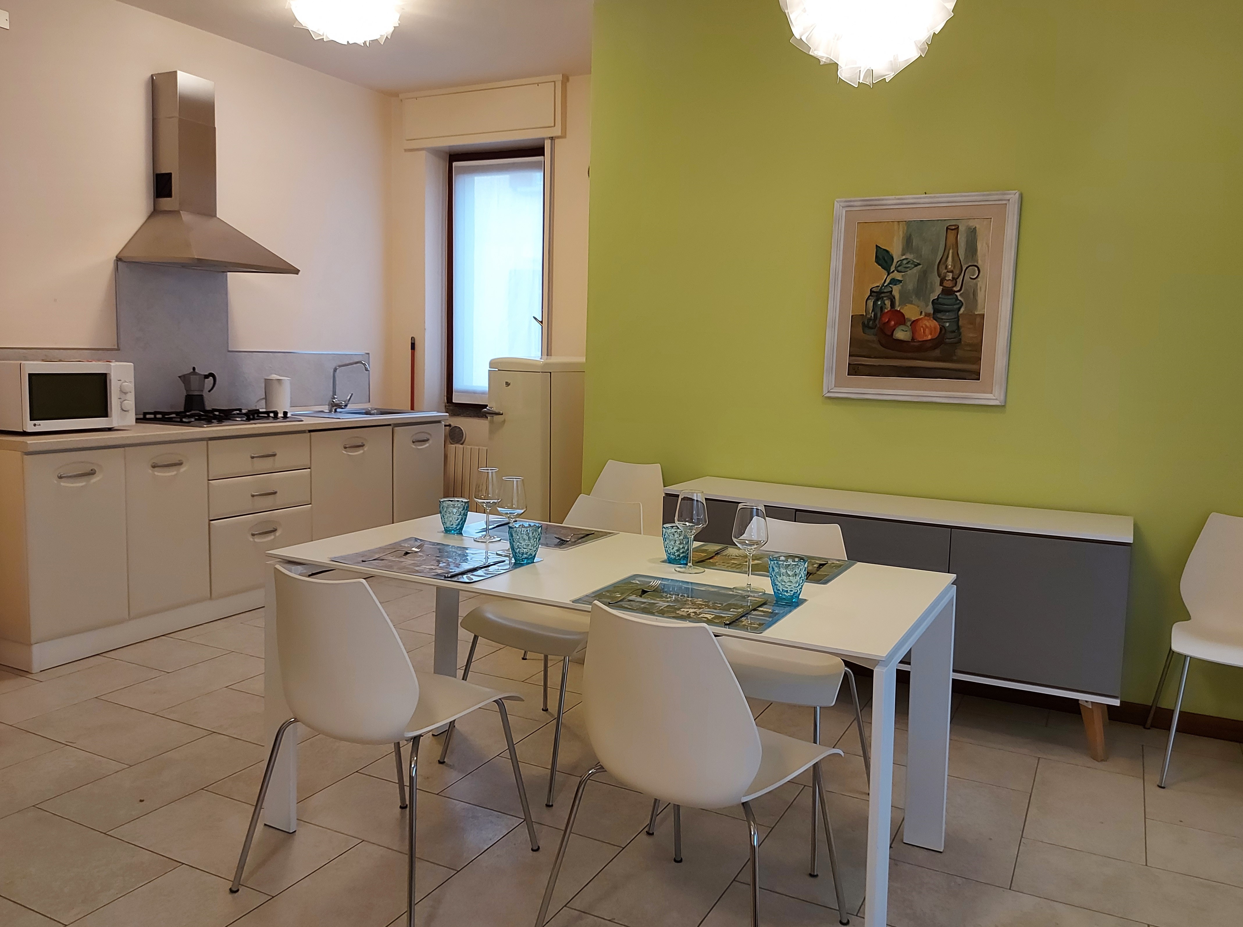 Three-rooms flat 30 central village with garden