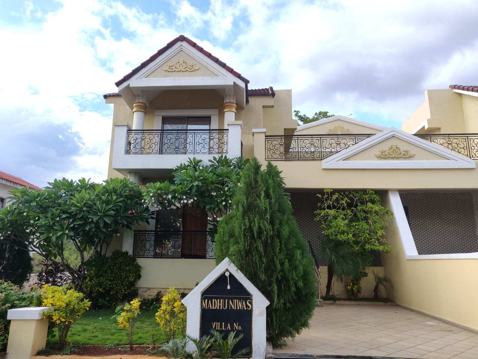 3 Bedroom villa with Common Pool in Karjat