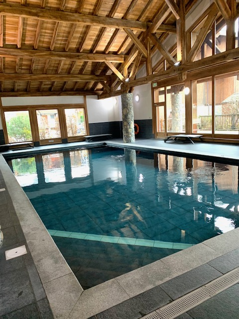 Beautiful 3 room central garden ground floor pool