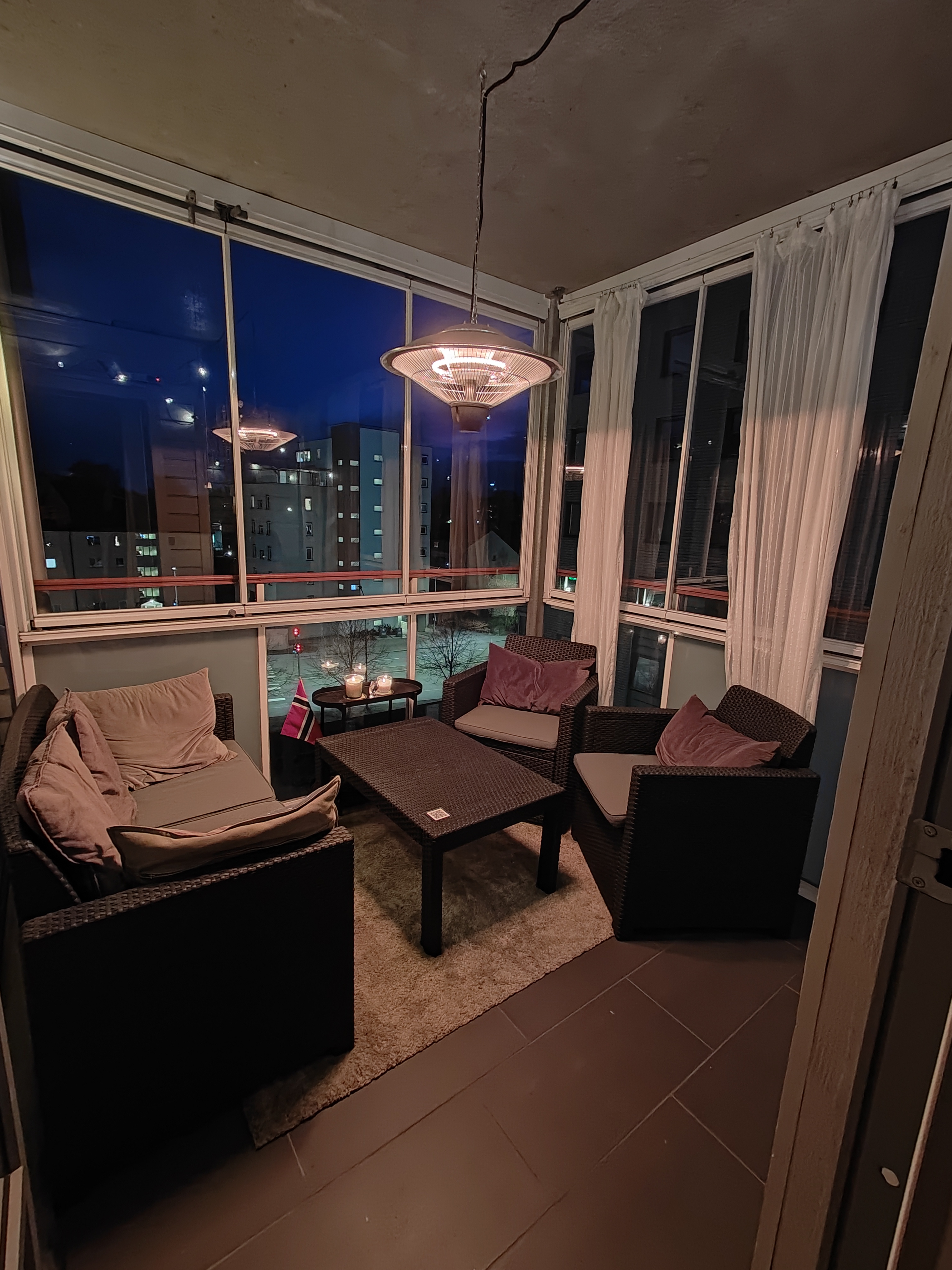 Central, near subway - balcony & free parking in Grünerløkka, Oslo