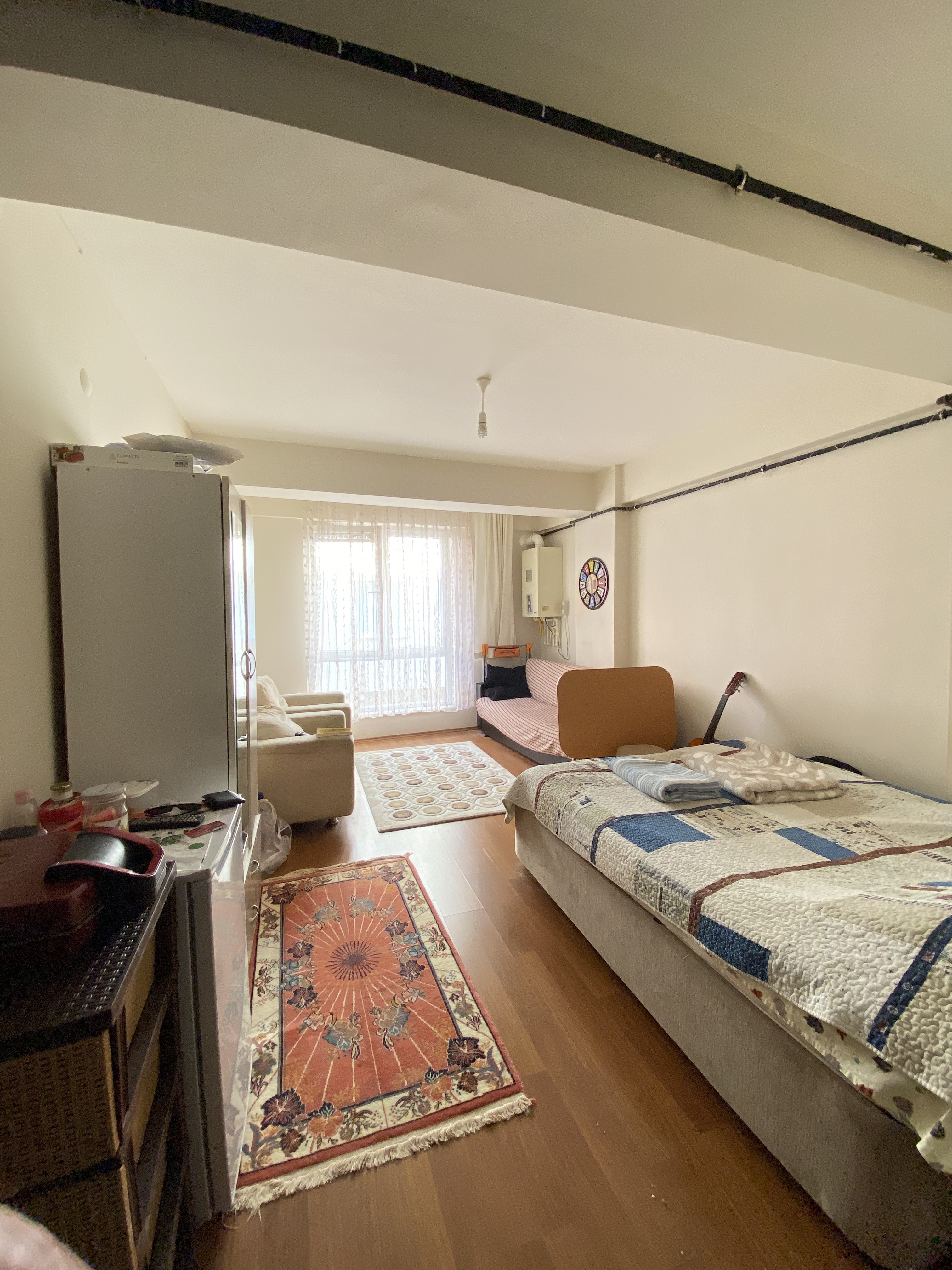 Spacious Studio Apartment Centrally Located