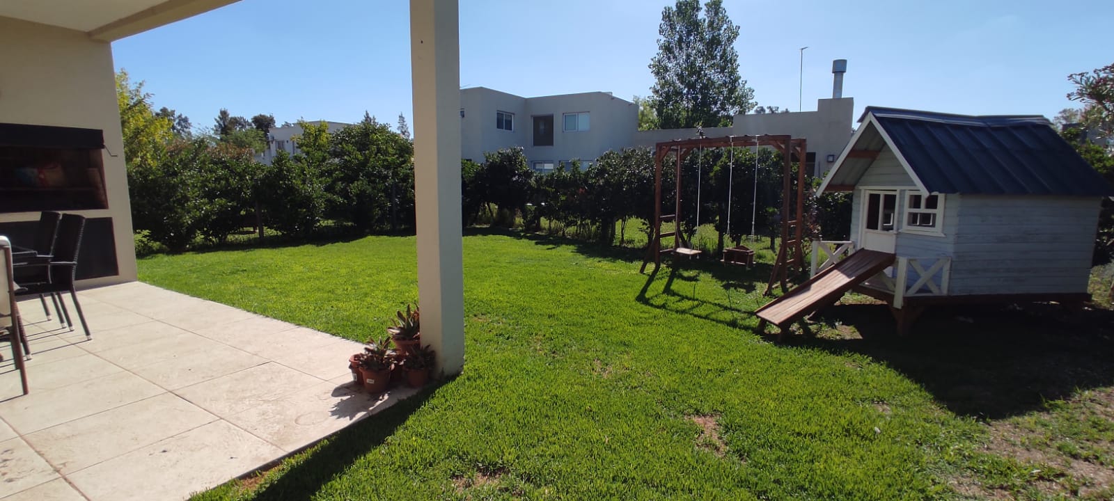 Beautiful and comfortable house with grill garden and park