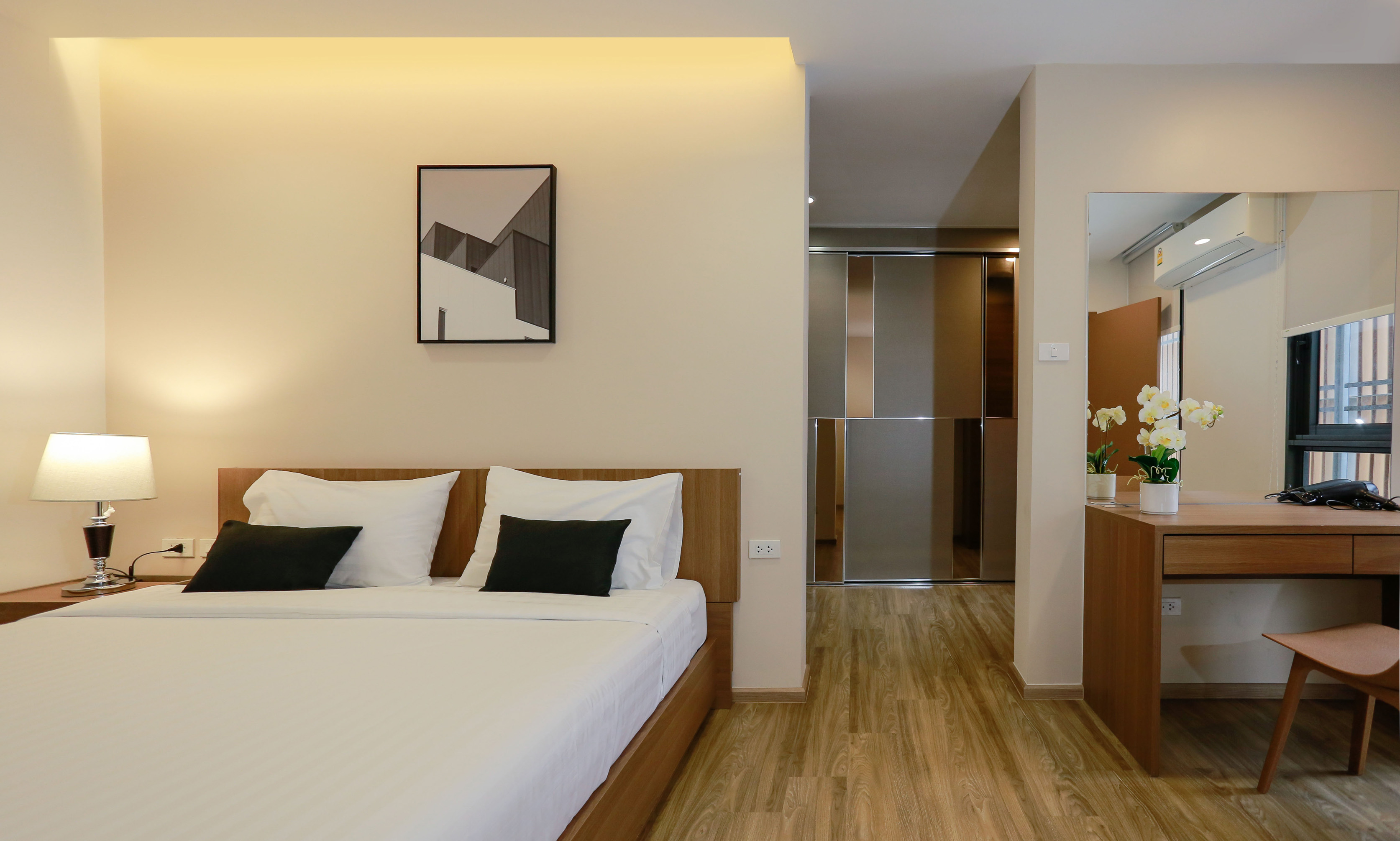 70 Sq.m. 2BR/1bath apartment. 400m from BTS Nana