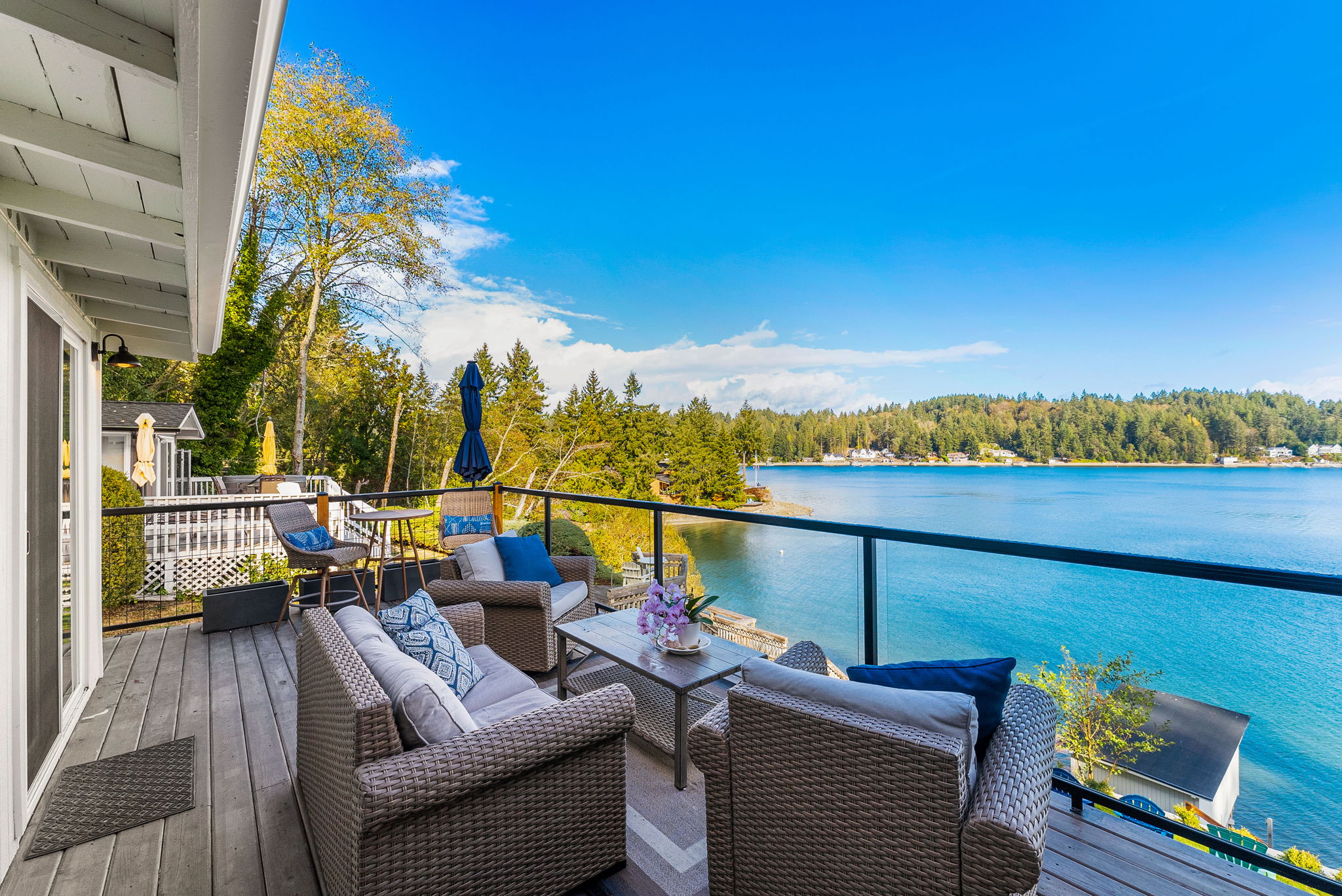 New! Waterfront Cottage w/ Kayaks