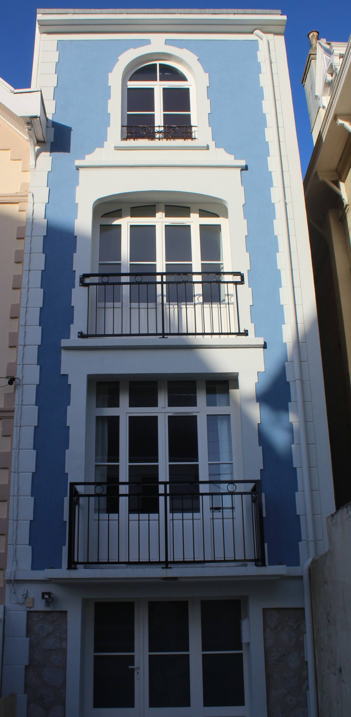 Villa 12 pers, Downtown, 200m from the beach