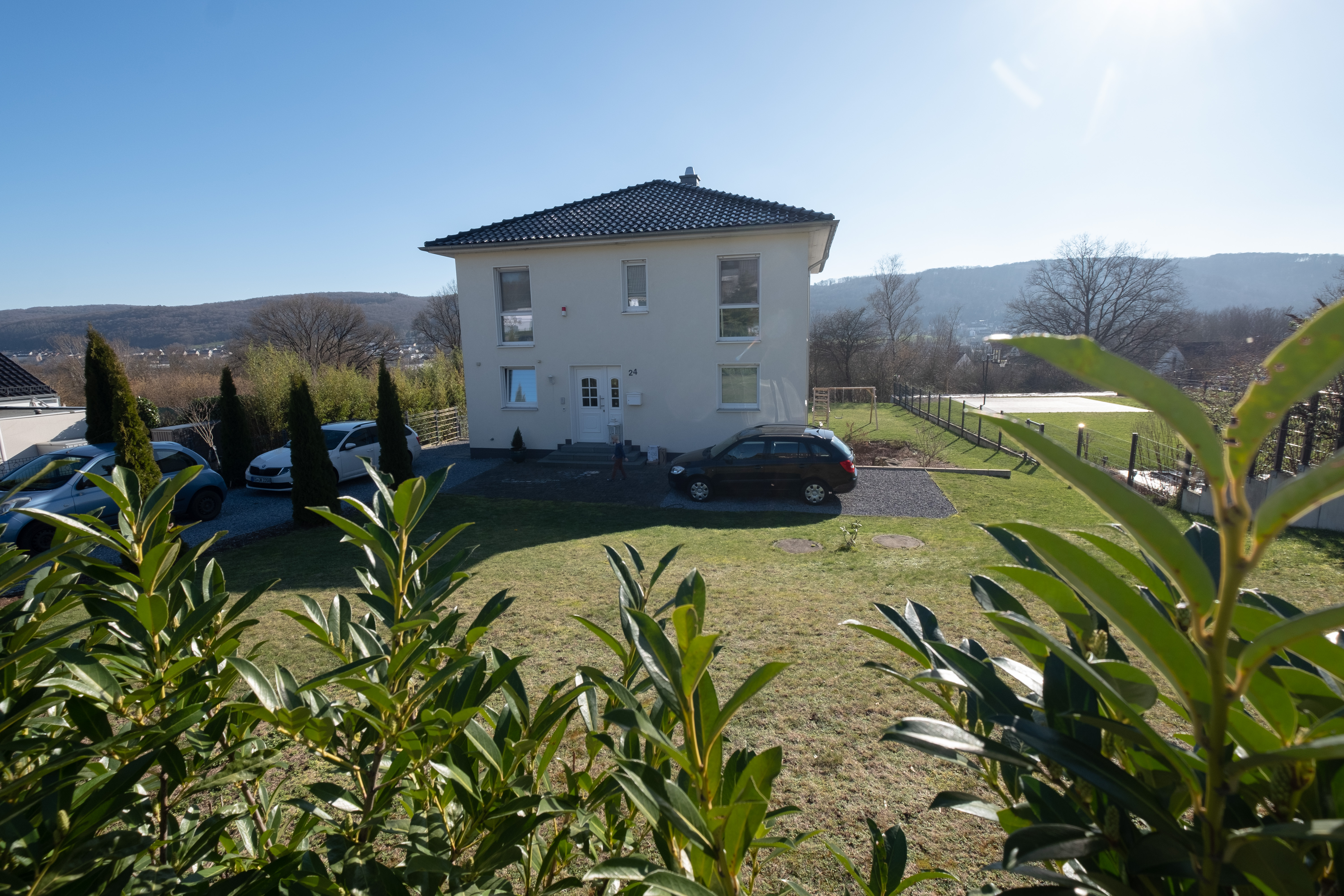 Top apartment with fantastic views in 1A location!