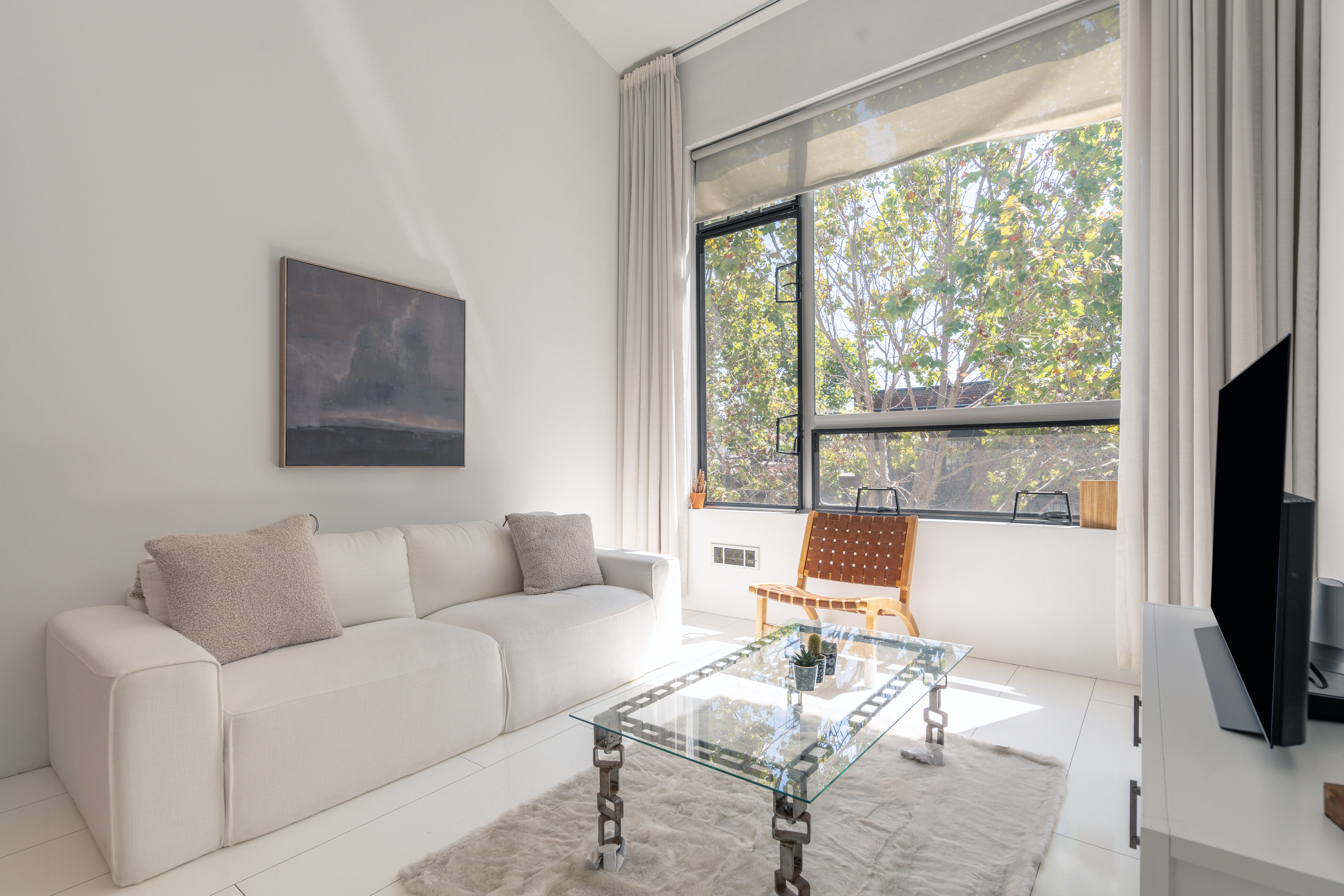 Super Clean and Modern Loft in Clawson, Oakland