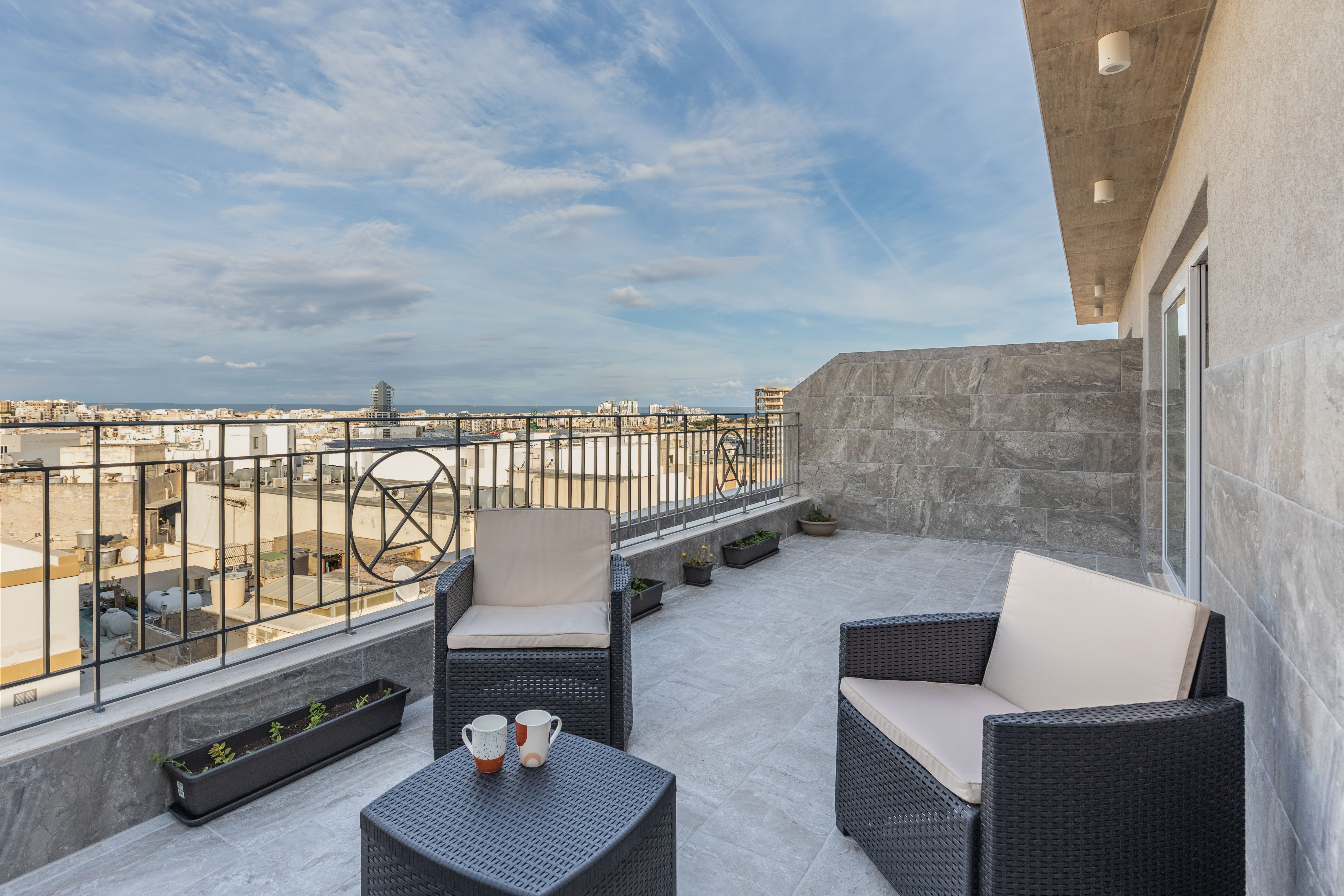 Terrace View - Stylish Two Bedroom Penthouse