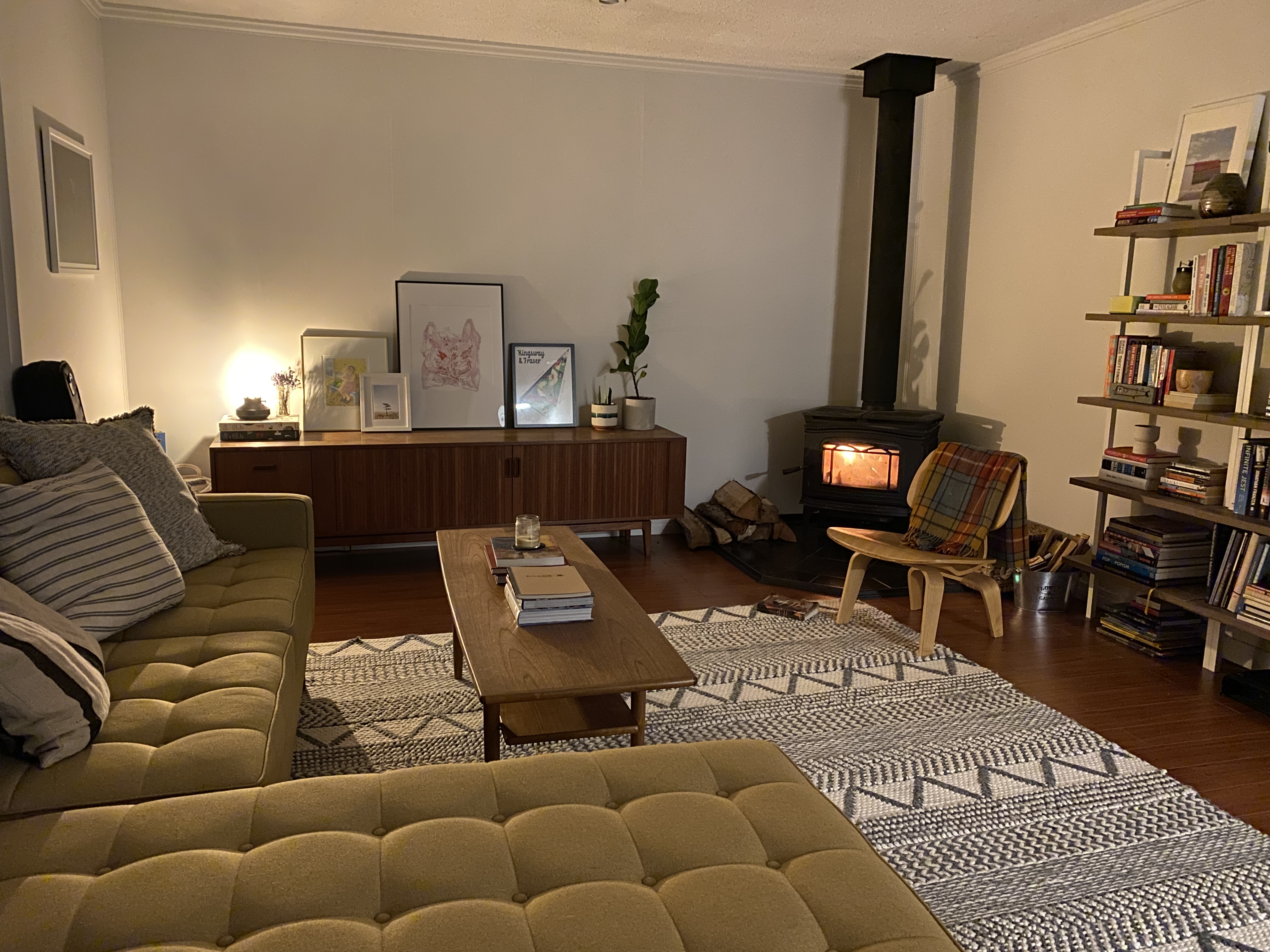 Spacious Mid-century Rancher on a Sunny Orchard