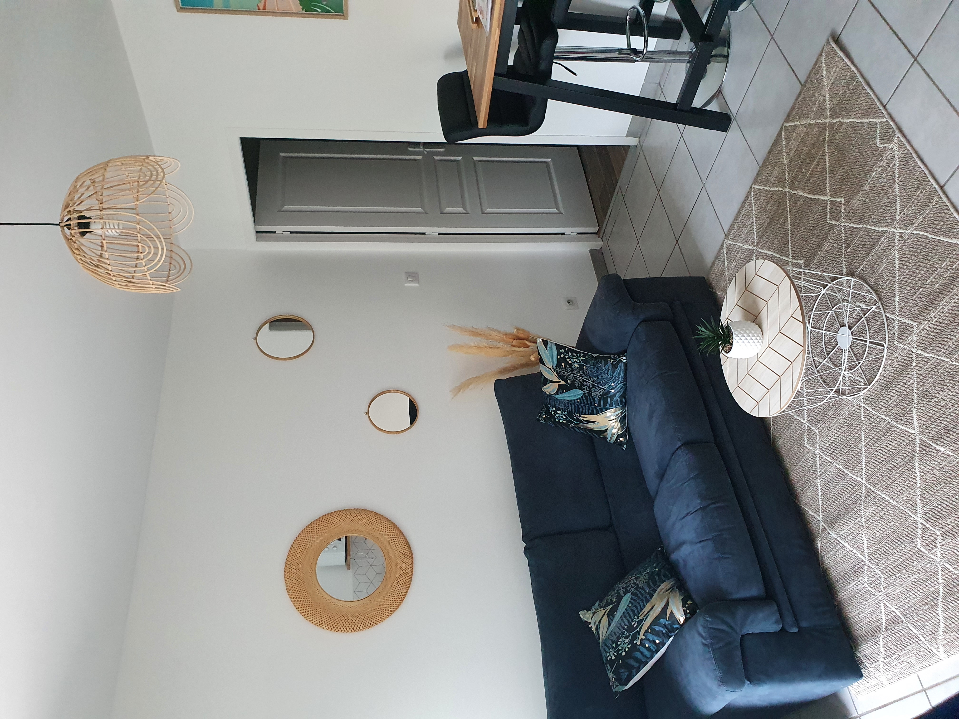 Apartment close to all amenities with exit