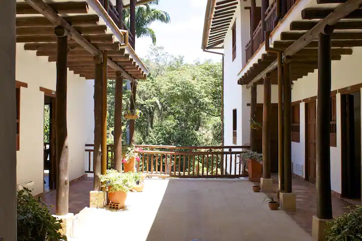 Relax at a Fully Equipped Classic & Cozy Condo