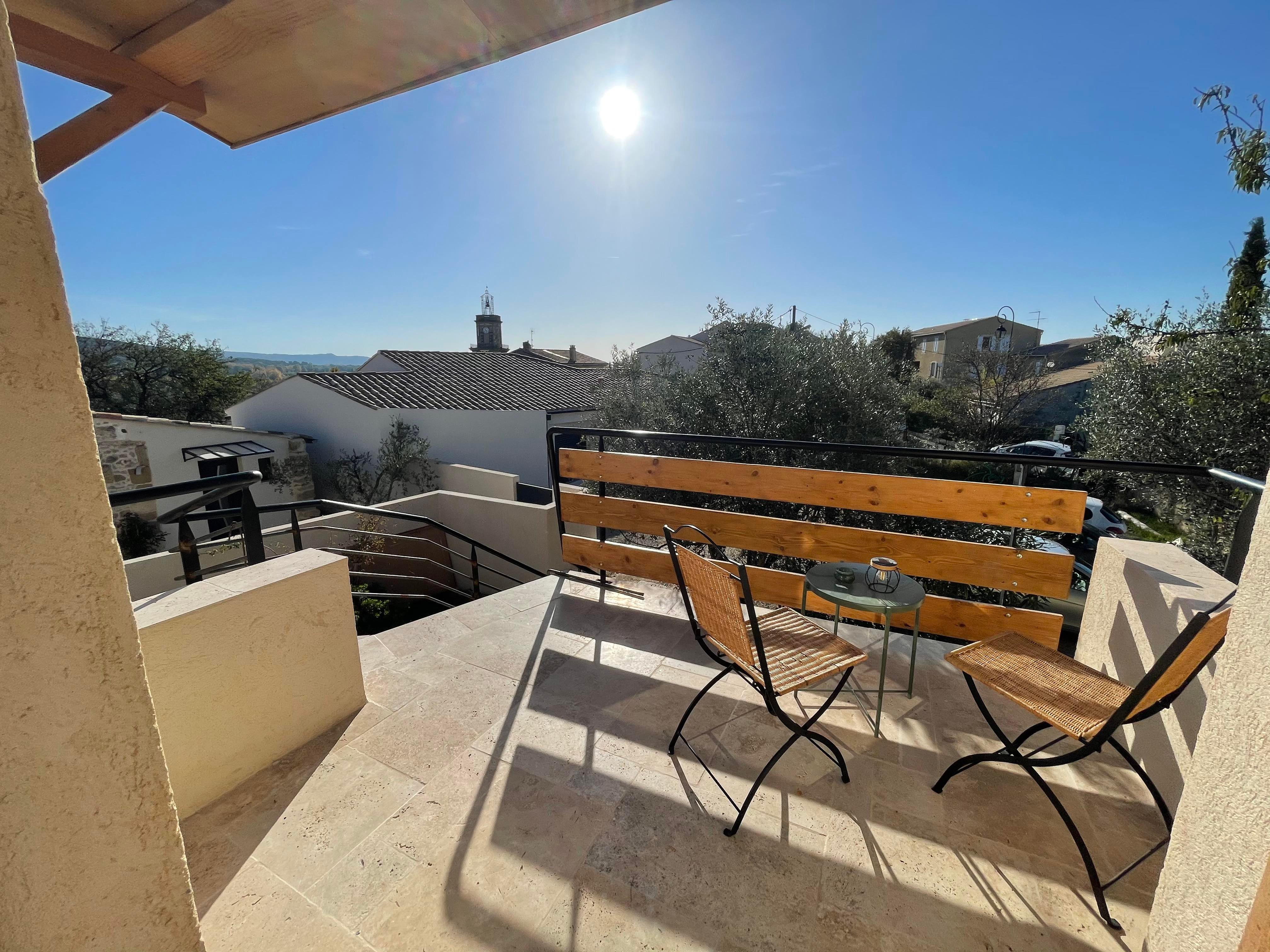 Unusual apartment in mas Provençal