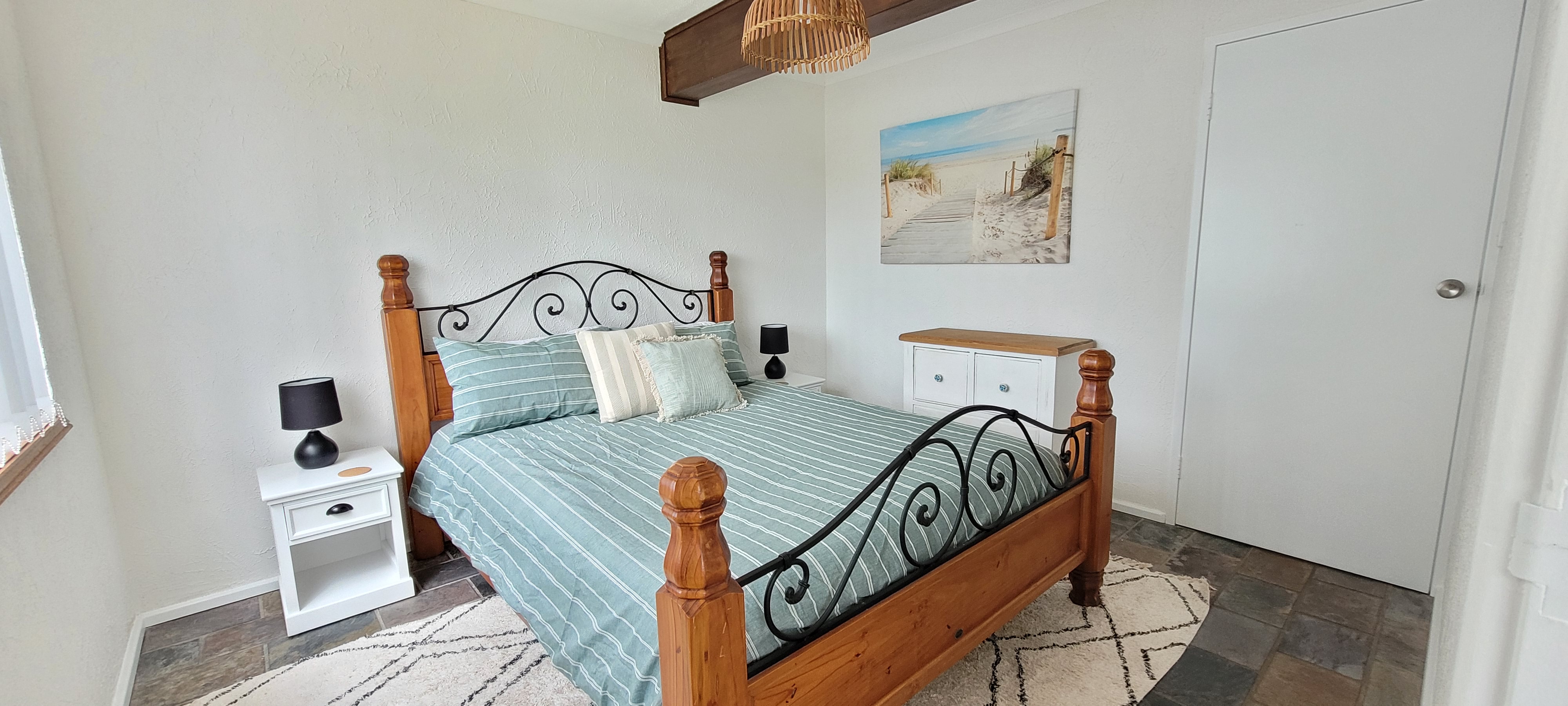 Ocean views and air conditioning with kitchenette
