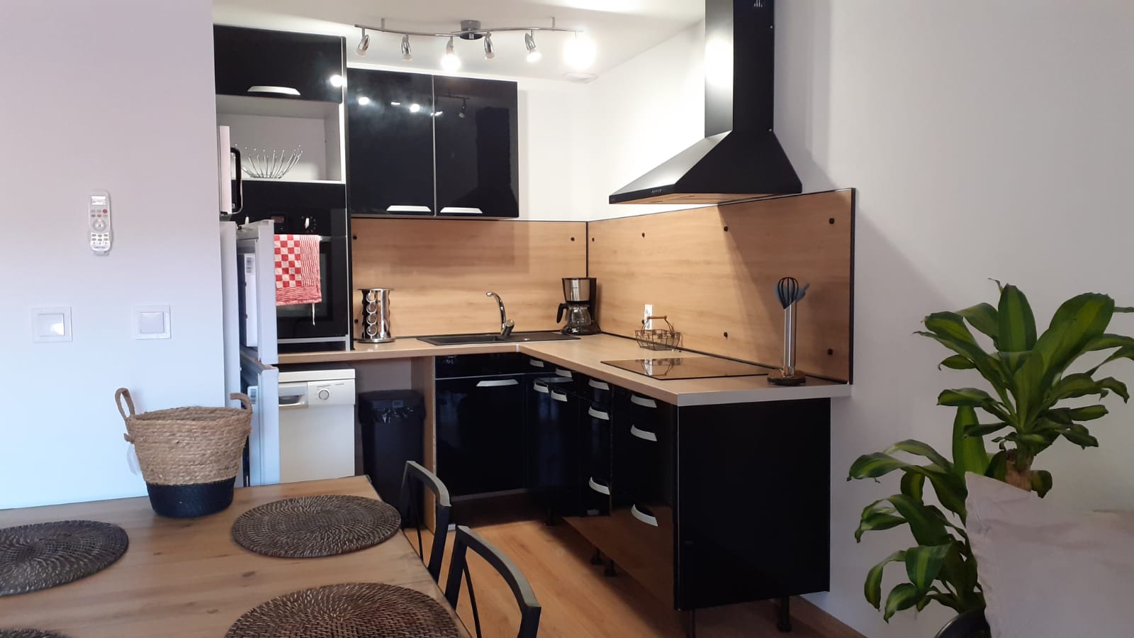 Charming apartment, two bedrooms near beaches