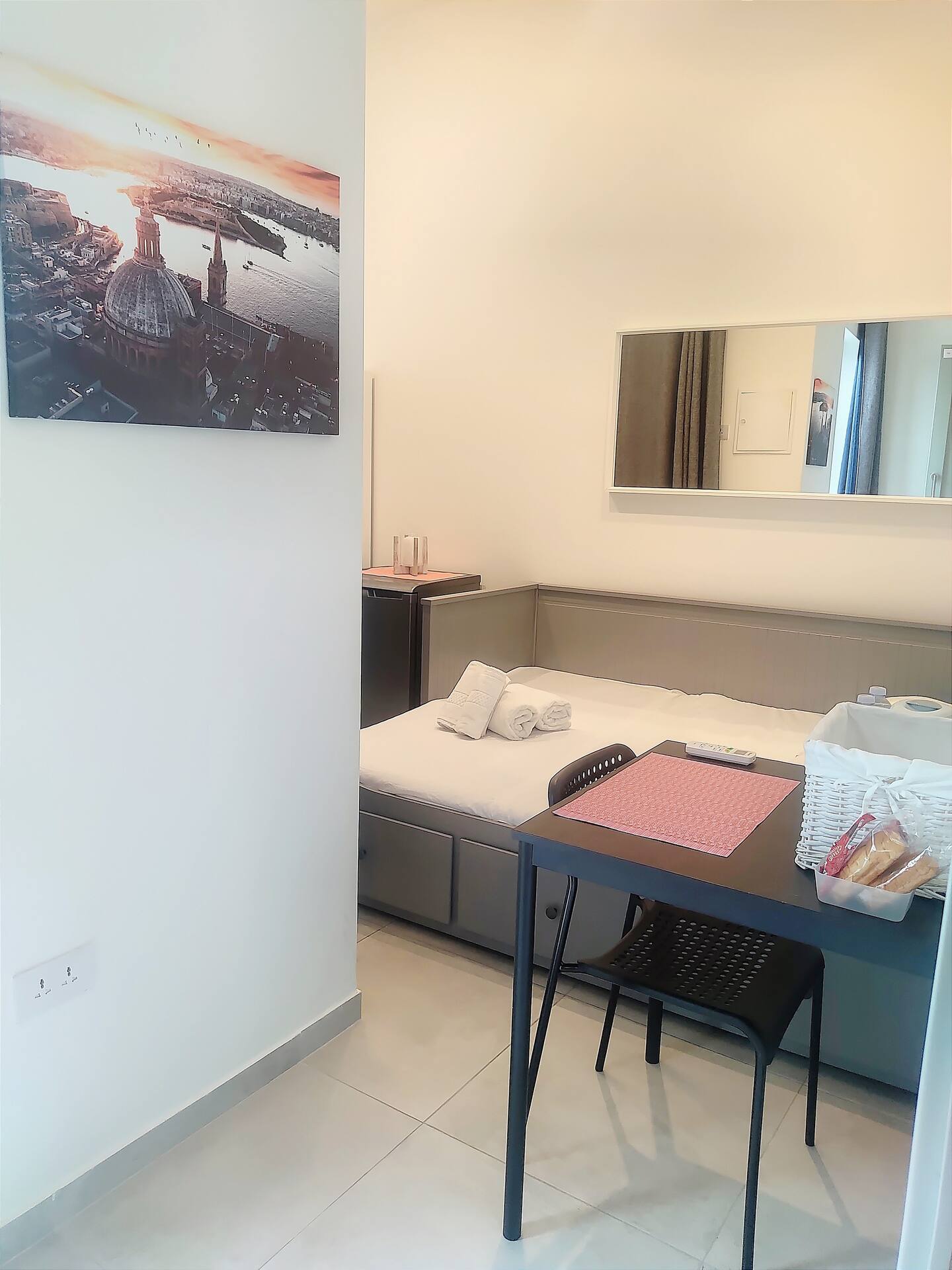 Studio Apartment