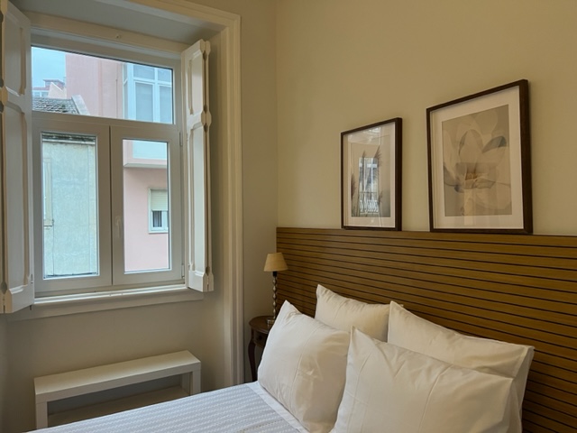 Romantic & Renewed 1 bedroom Apartment @ Campolide in Campolide, Lisbon