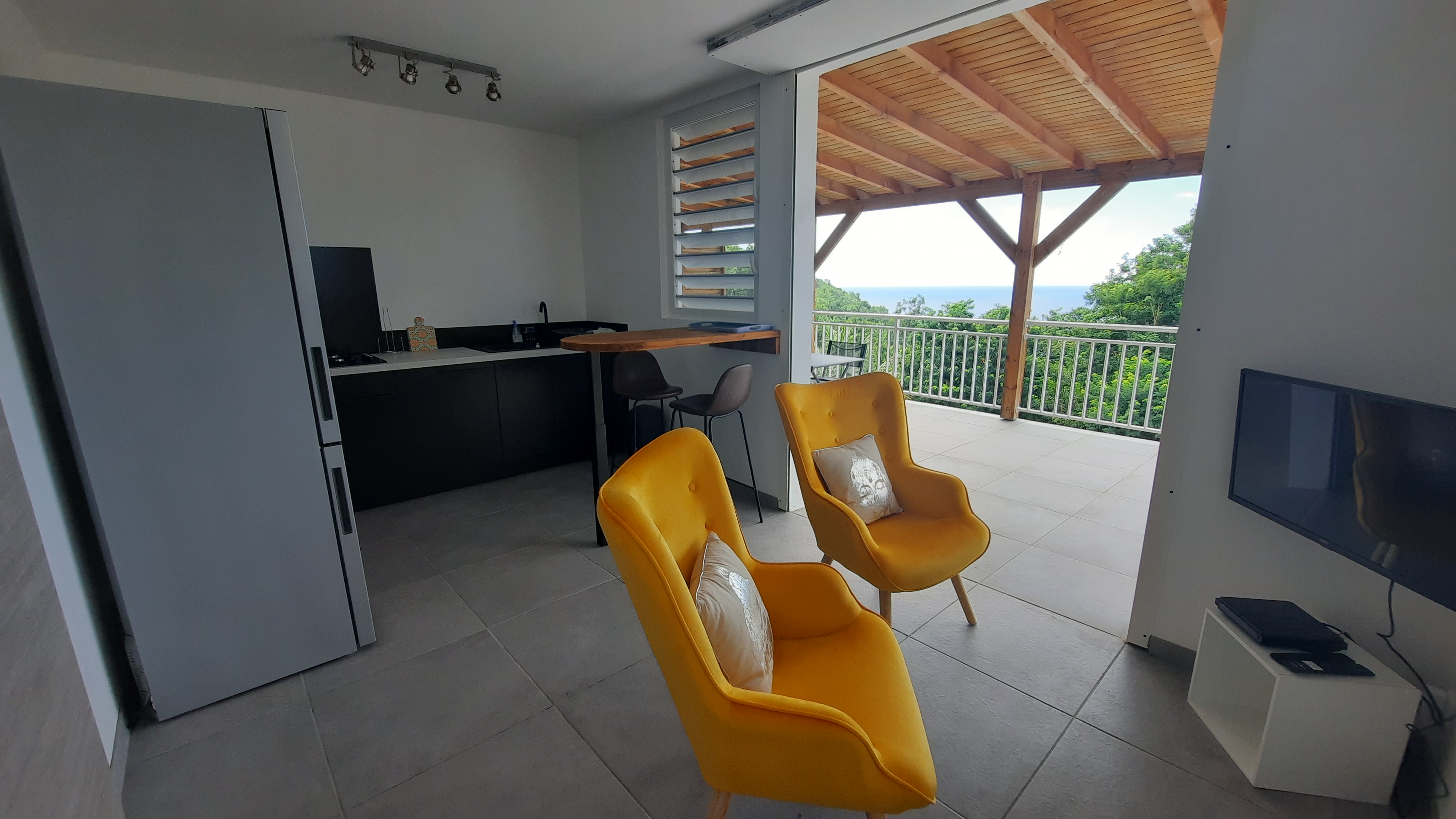 Apartment, sea view and pool