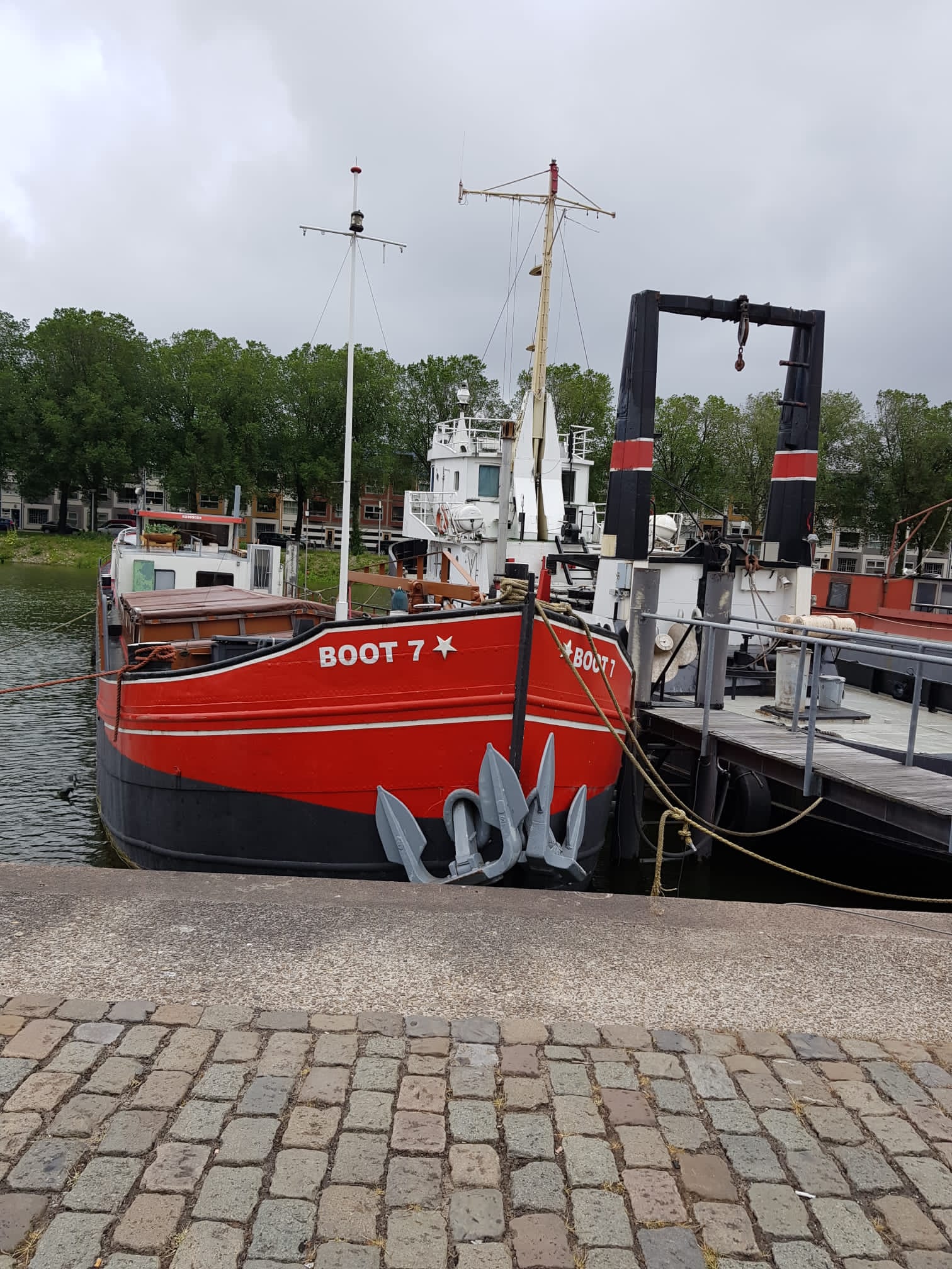 Boat-hotel Seven 6 pers, Rotterdam city center — Rotterdam stay