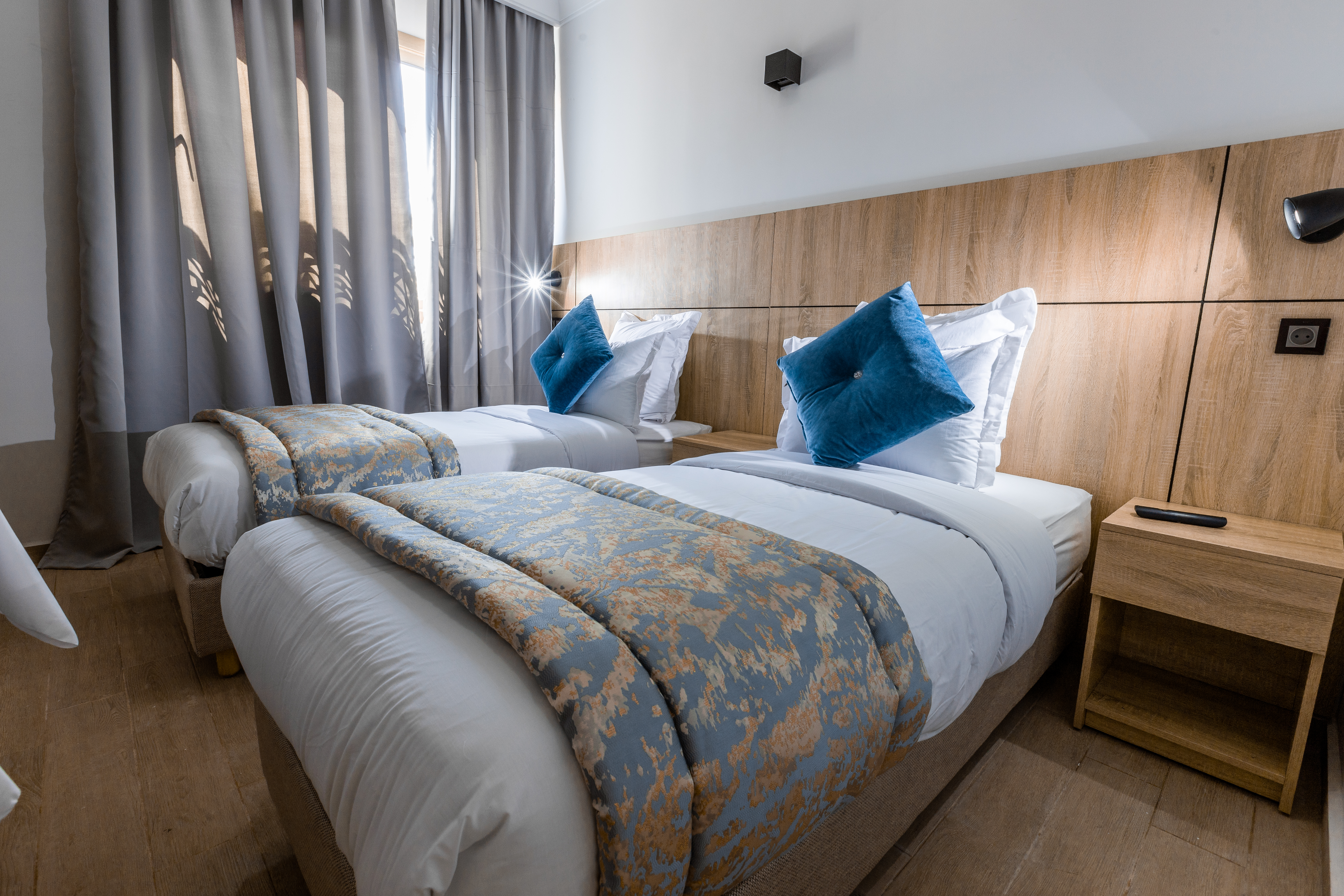 Twin Room (Heart
of Downtown)