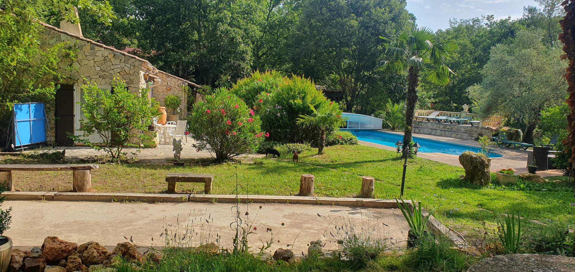 Exceptional setting for villa in nature