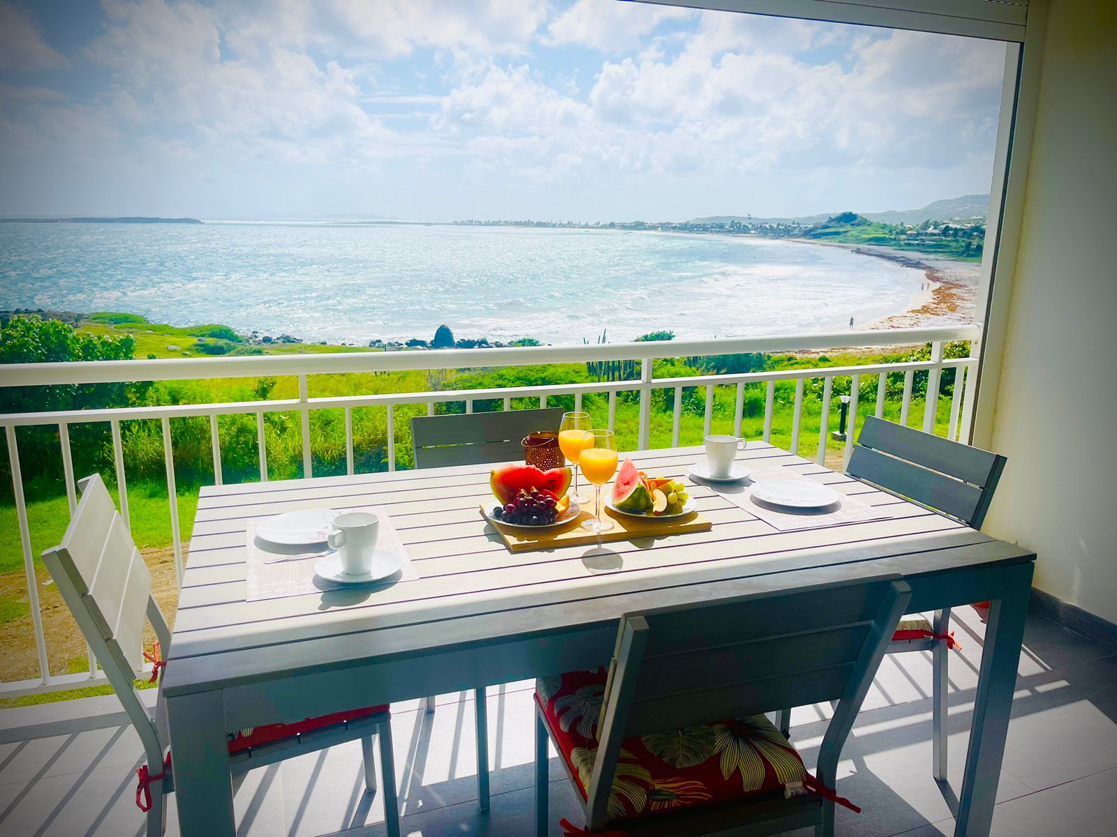 Beach studio with heavenly view