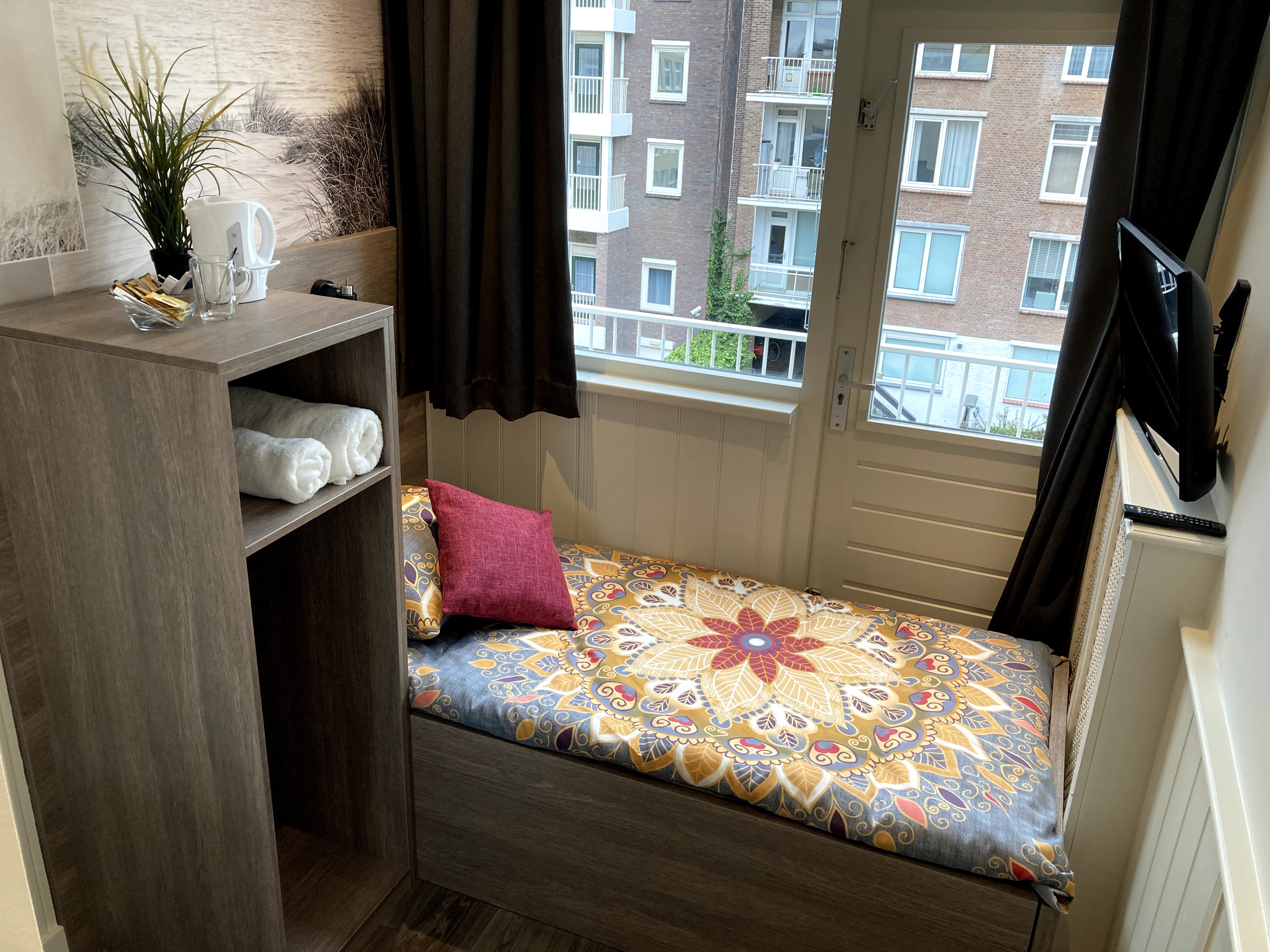 Kamer bij het Theater — The Hague stay