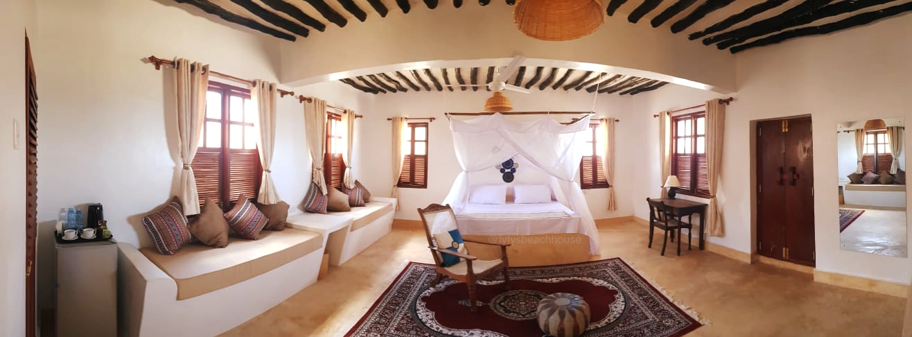 FYFY'S BEACH HOUSE - 5 bedroom B&B in Shela, Lamu