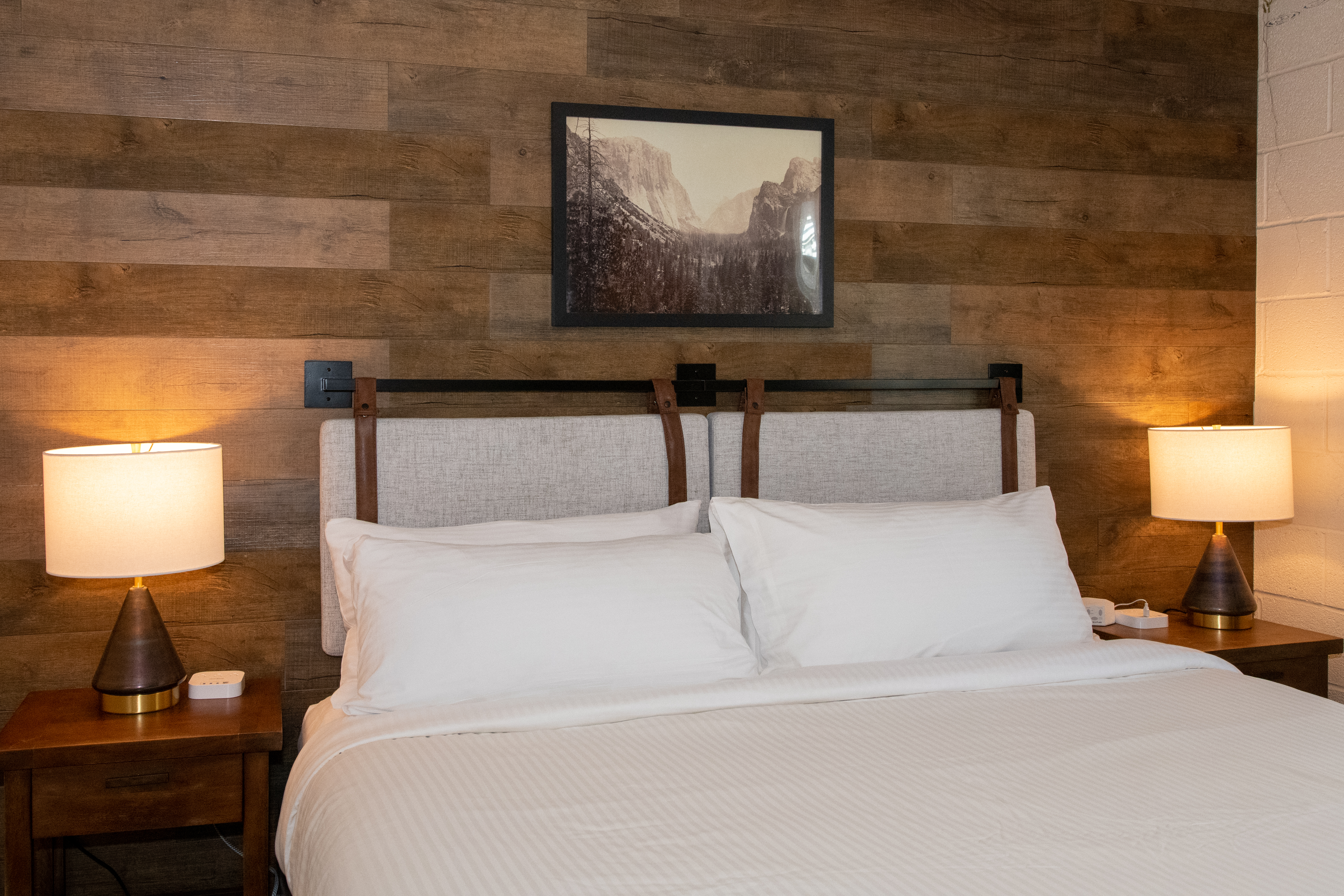 Tioga One-Bedroom Suite at Gull Lake Lodge (#4)