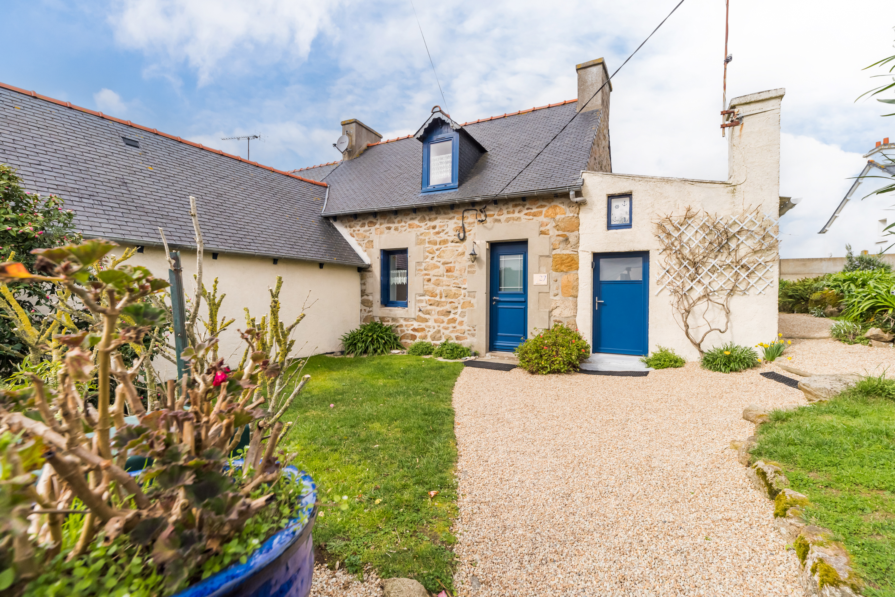 New La Maison Bleue 300 m from the sea