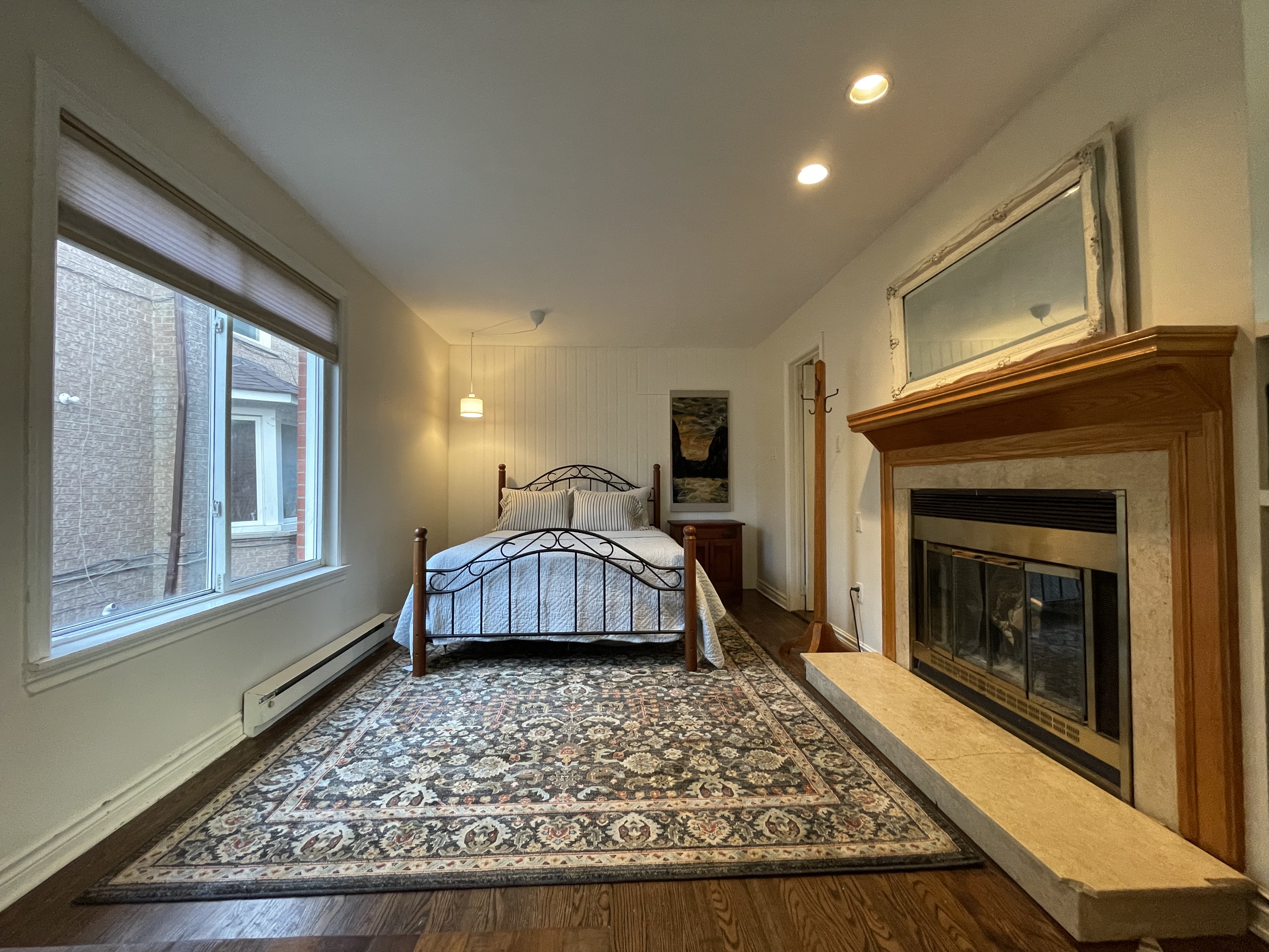 Private room w/ private entrance
