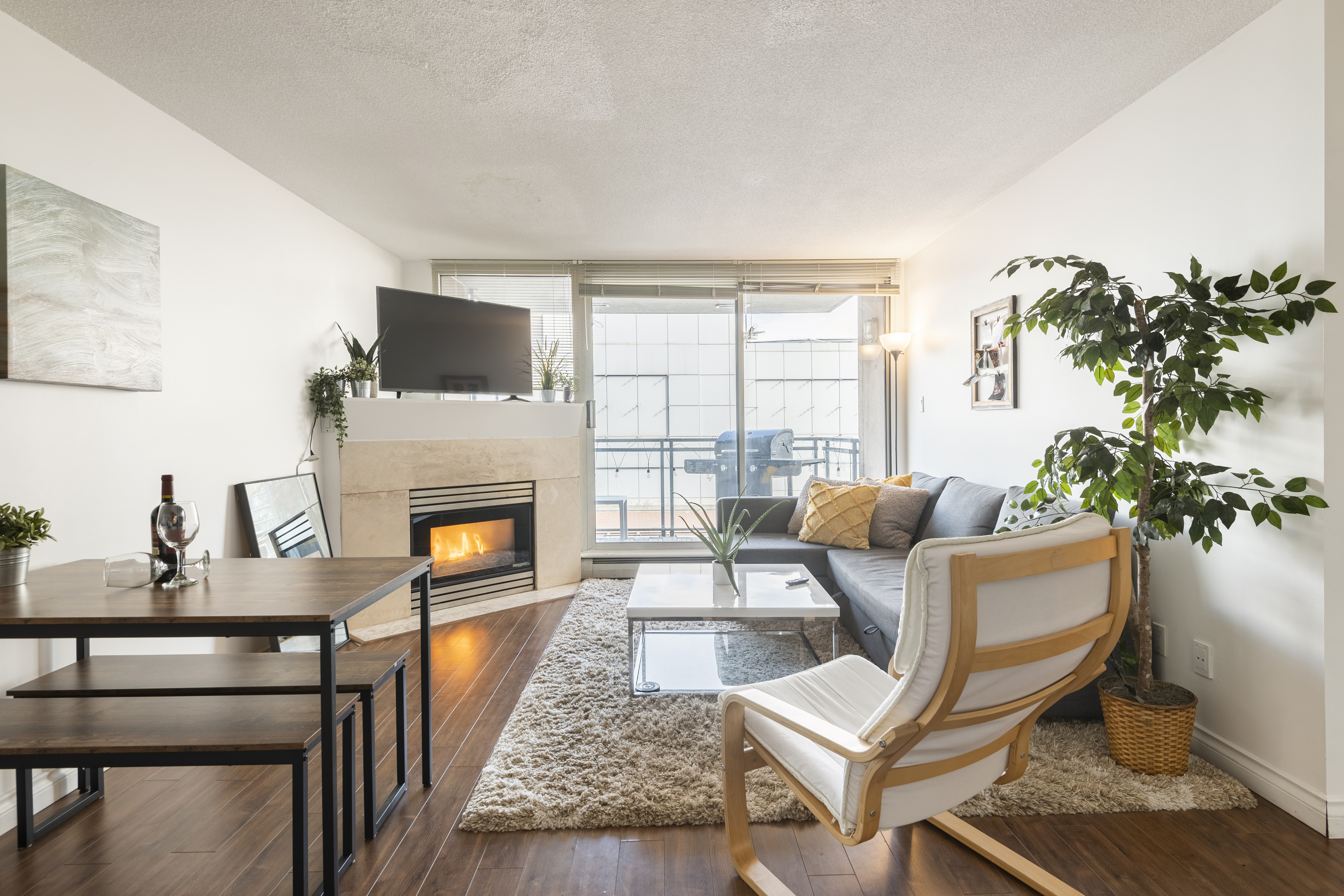 Private Room in Downtown Vancouver by Rogers Arena