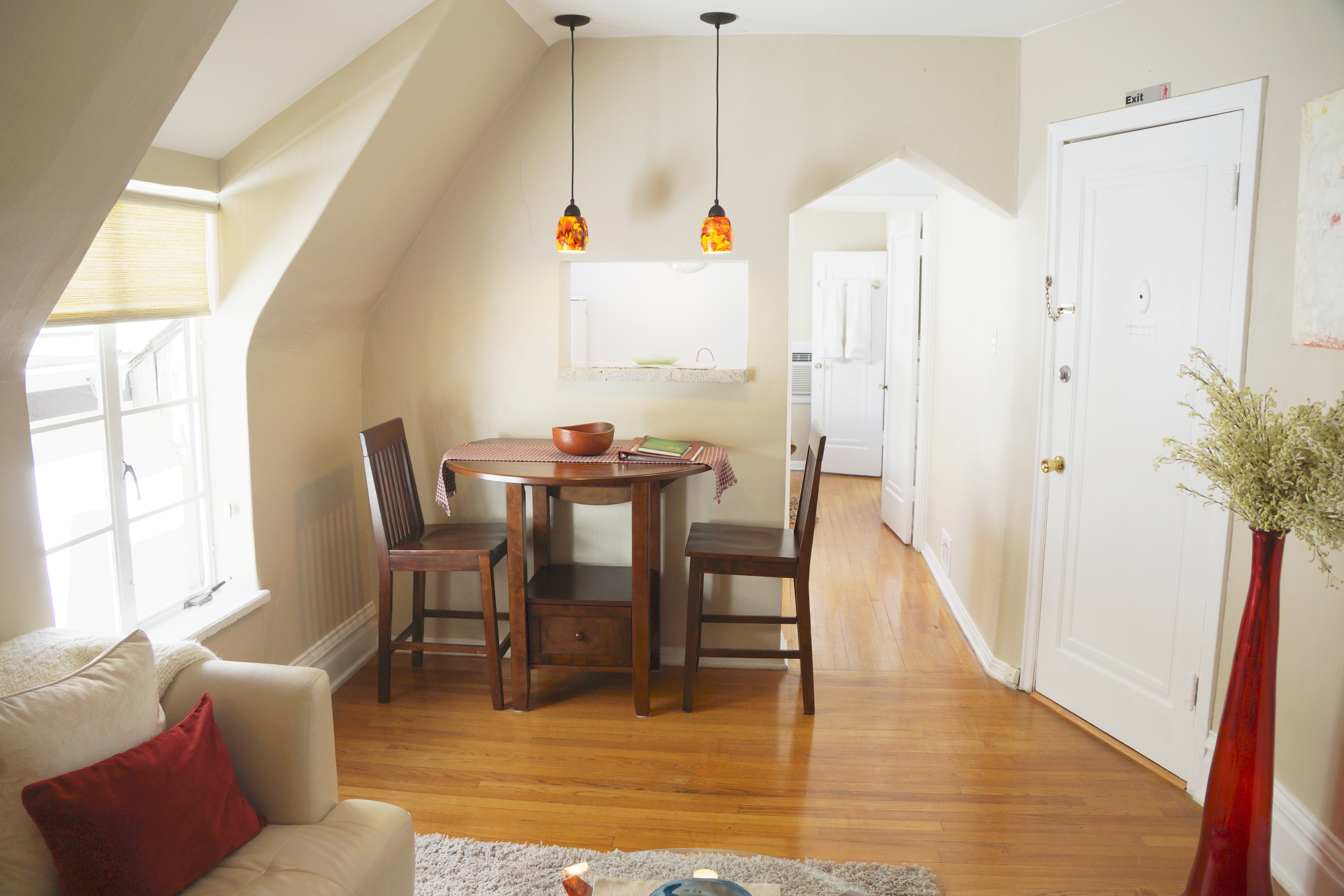 2 ZEN! bright,warm,cozy, 5% off 6 Months,NOsmoking in City Park West, Denver